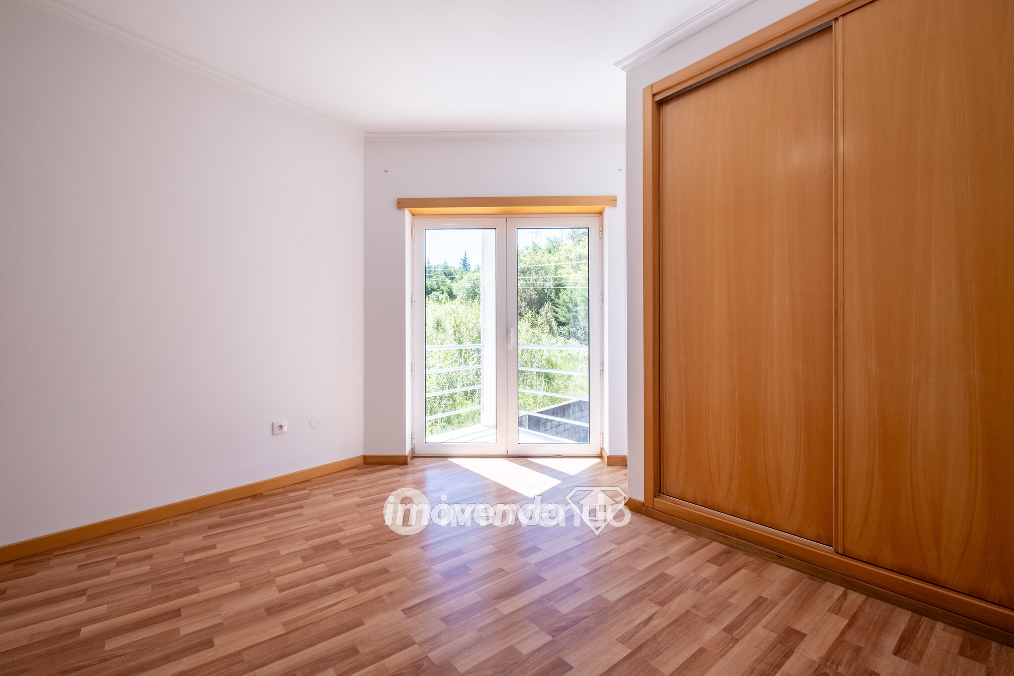 Apartamento T3, com garagem e cozinha equipada, em Coimbra