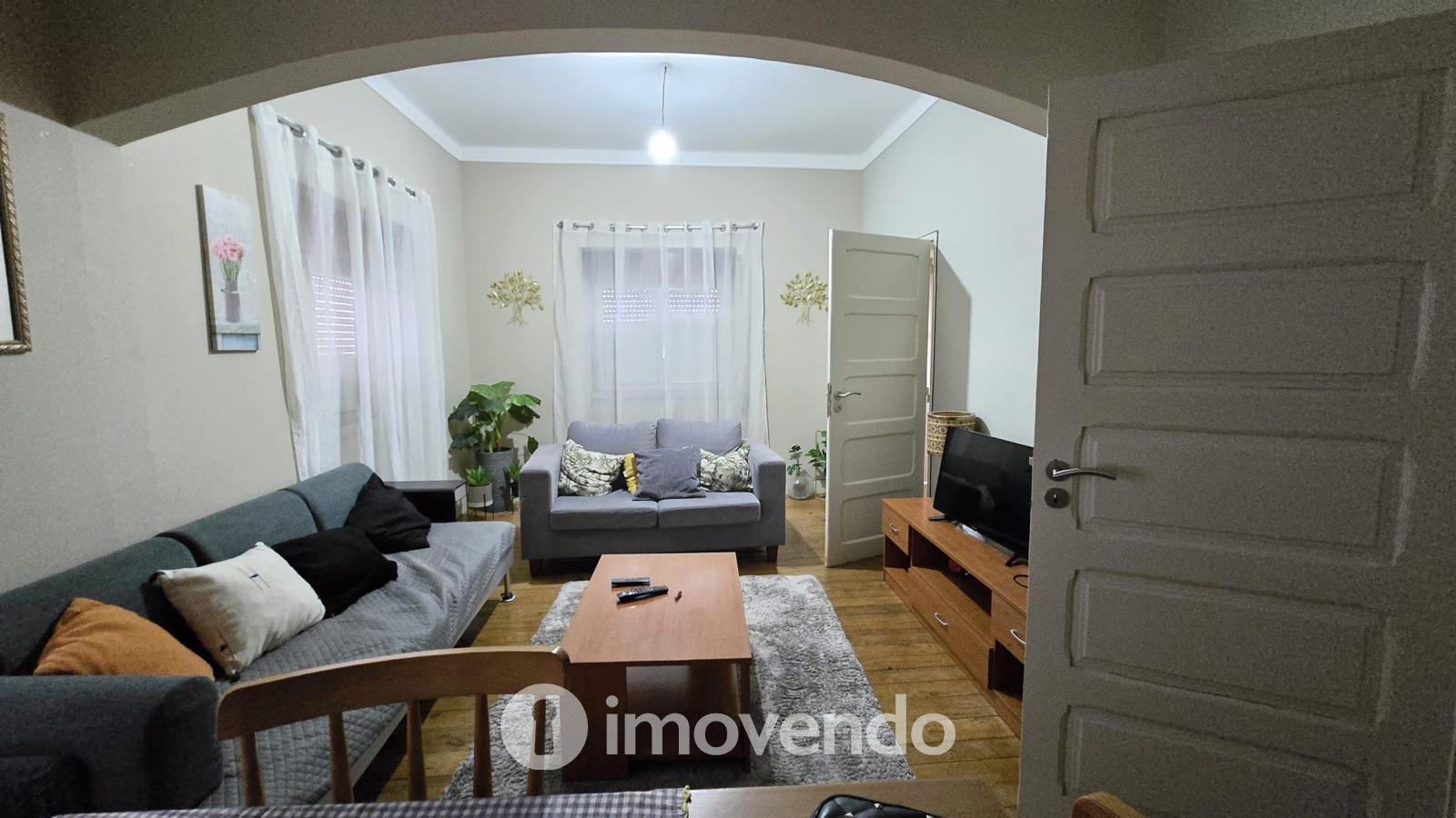 Prédio urbano, com três T4 e garagem, em Asseiceira, Tomar
