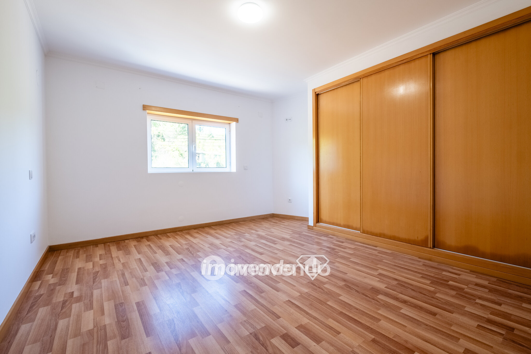 Apartamento T3, com garagem e cozinha equipada, em Coimbra