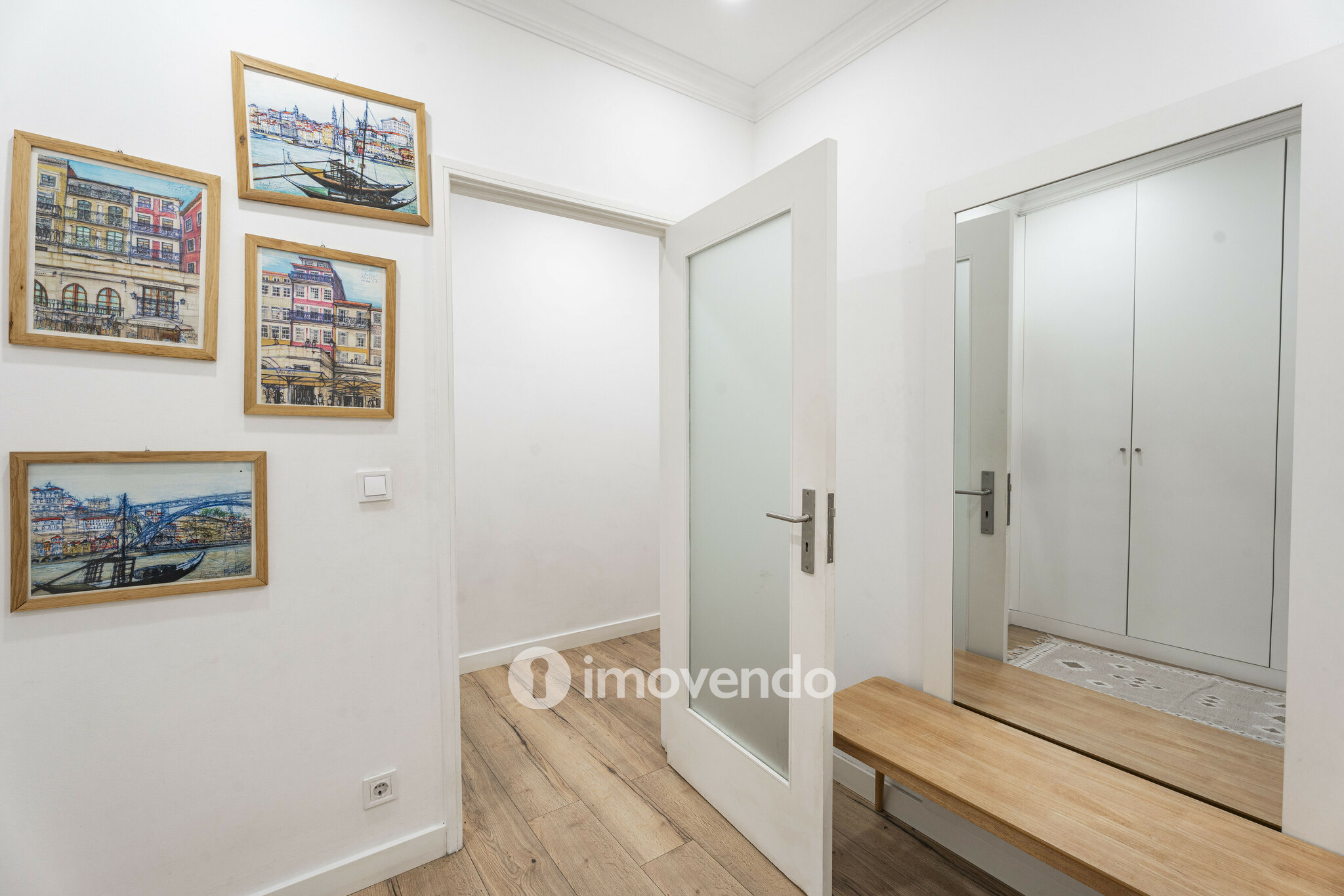 Apartamento T2+2 remodelado, próximo da praia, em Matosinhos