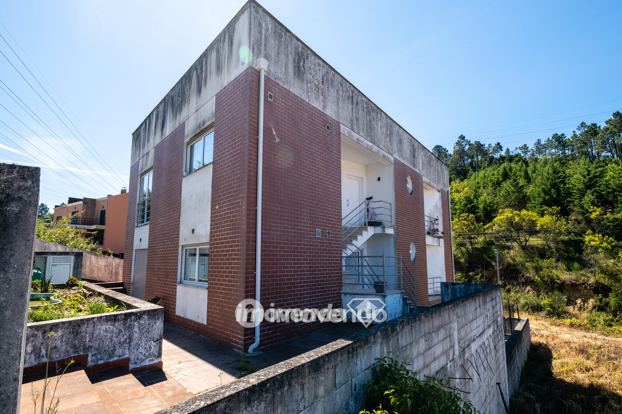 Apartamento T3, com garagem e cozinha equipada, em Coimbra