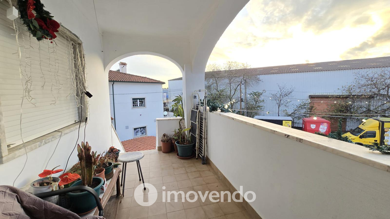 Prédio urbano, com três T4 e garagem, em Asseiceira, Tomar