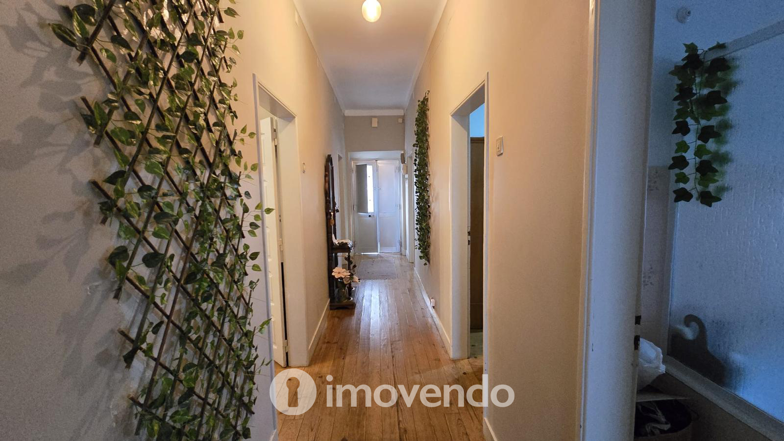 Prédio urbano, com três T4 e garagem, em Asseiceira, Tomar
