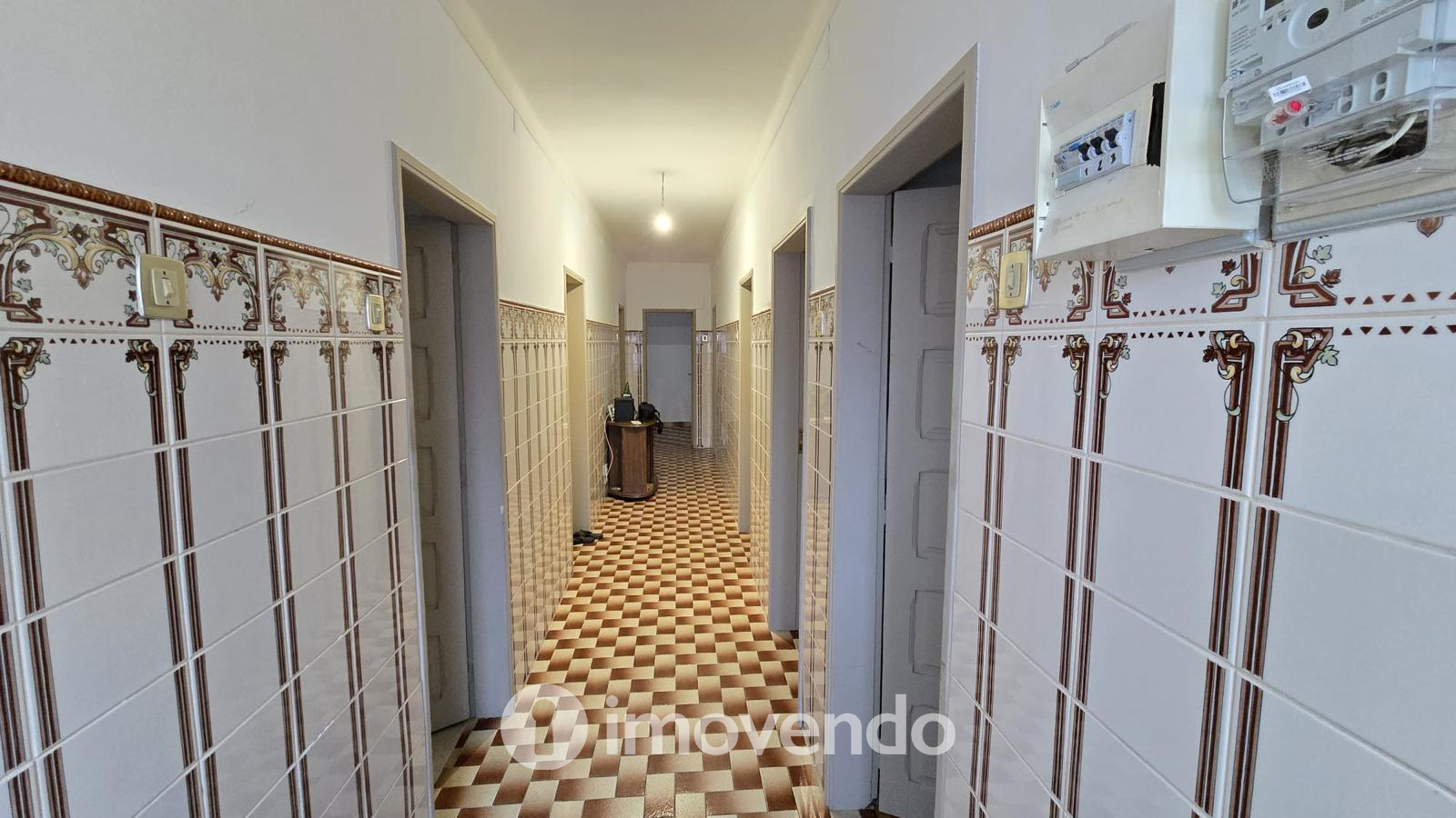 Prédio urbano, com três T4 e garagem, em Asseiceira, Tomar