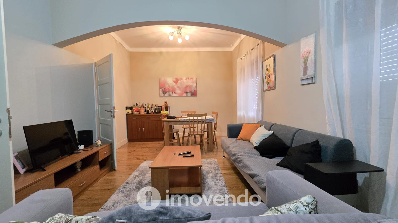 Prédio urbano, com três T4 e garagem, em Asseiceira, Tomar