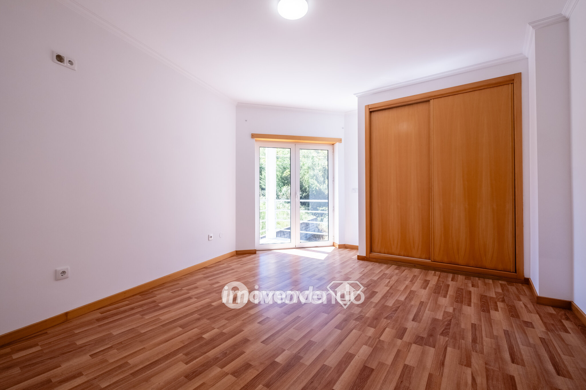 Apartamento T3, com garagem e cozinha equipada, em Coimbra