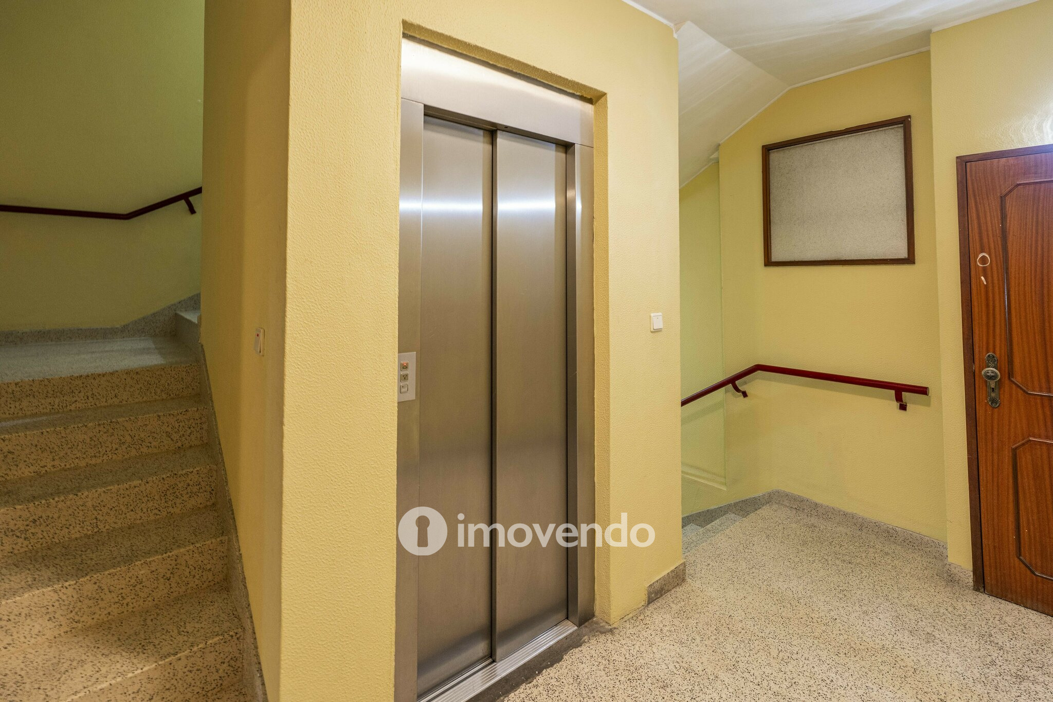 Apartamento T2+2 remodelado, próximo da praia, em Matosinhos