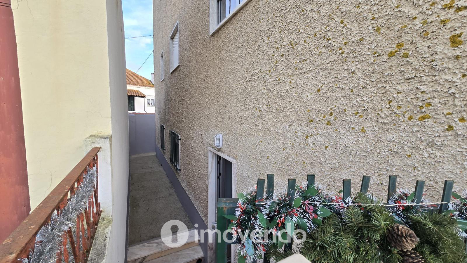 Prédio urbano, com três T4 e garagem, em Asseiceira, Tomar