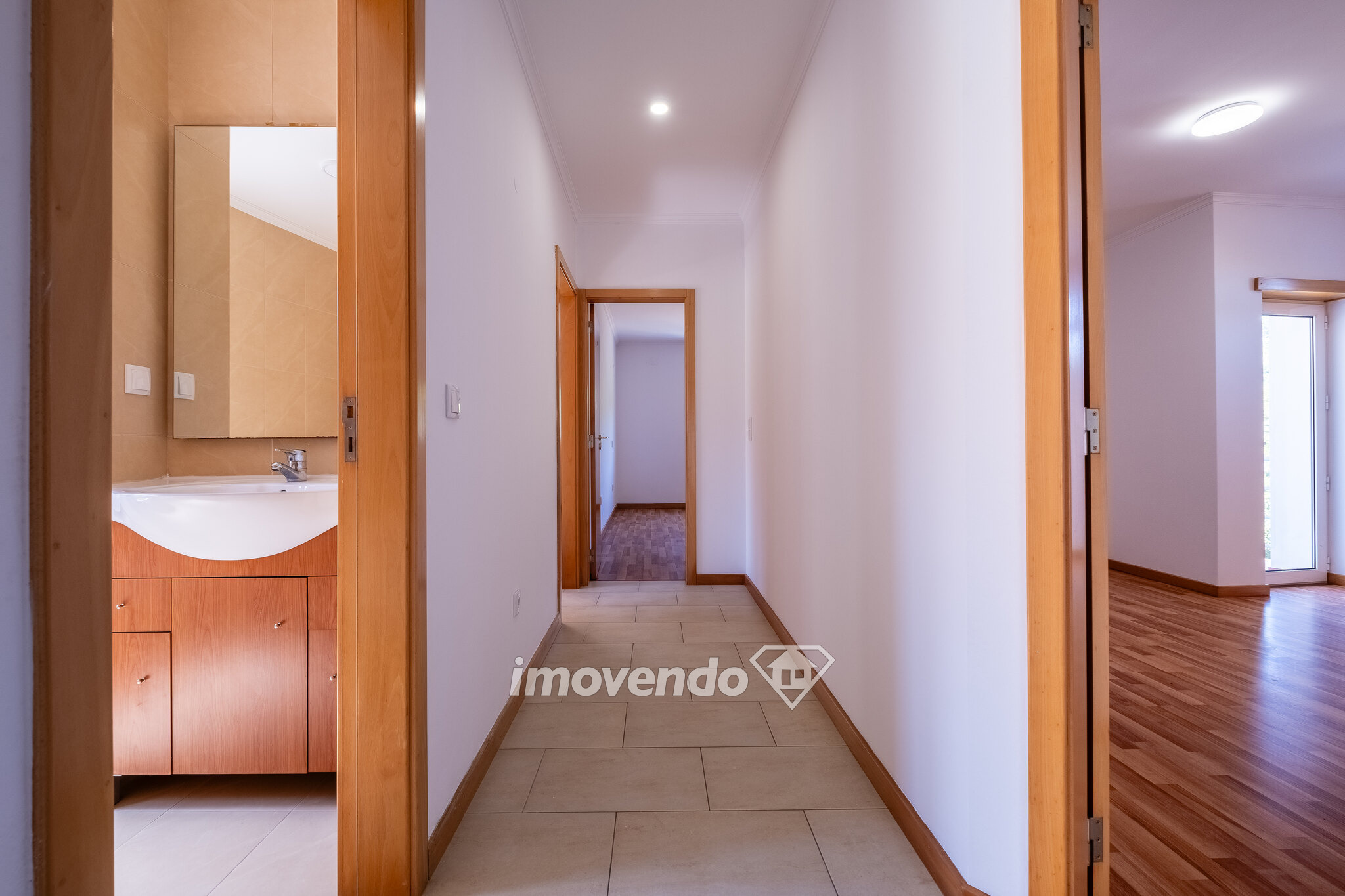 Apartamento T3, com garagem e cozinha equipada, em Coimbra