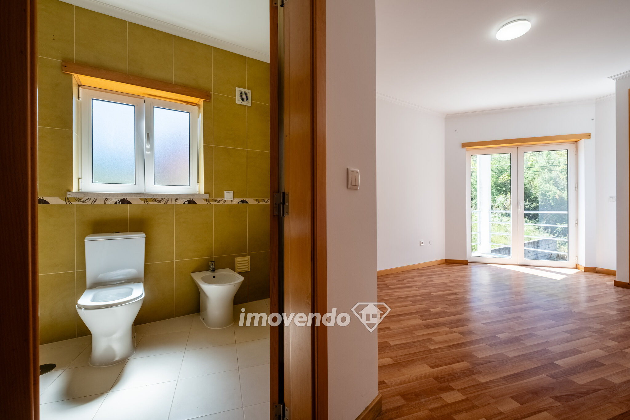 Apartamento T3, com garagem e cozinha equipada, em Coimbra