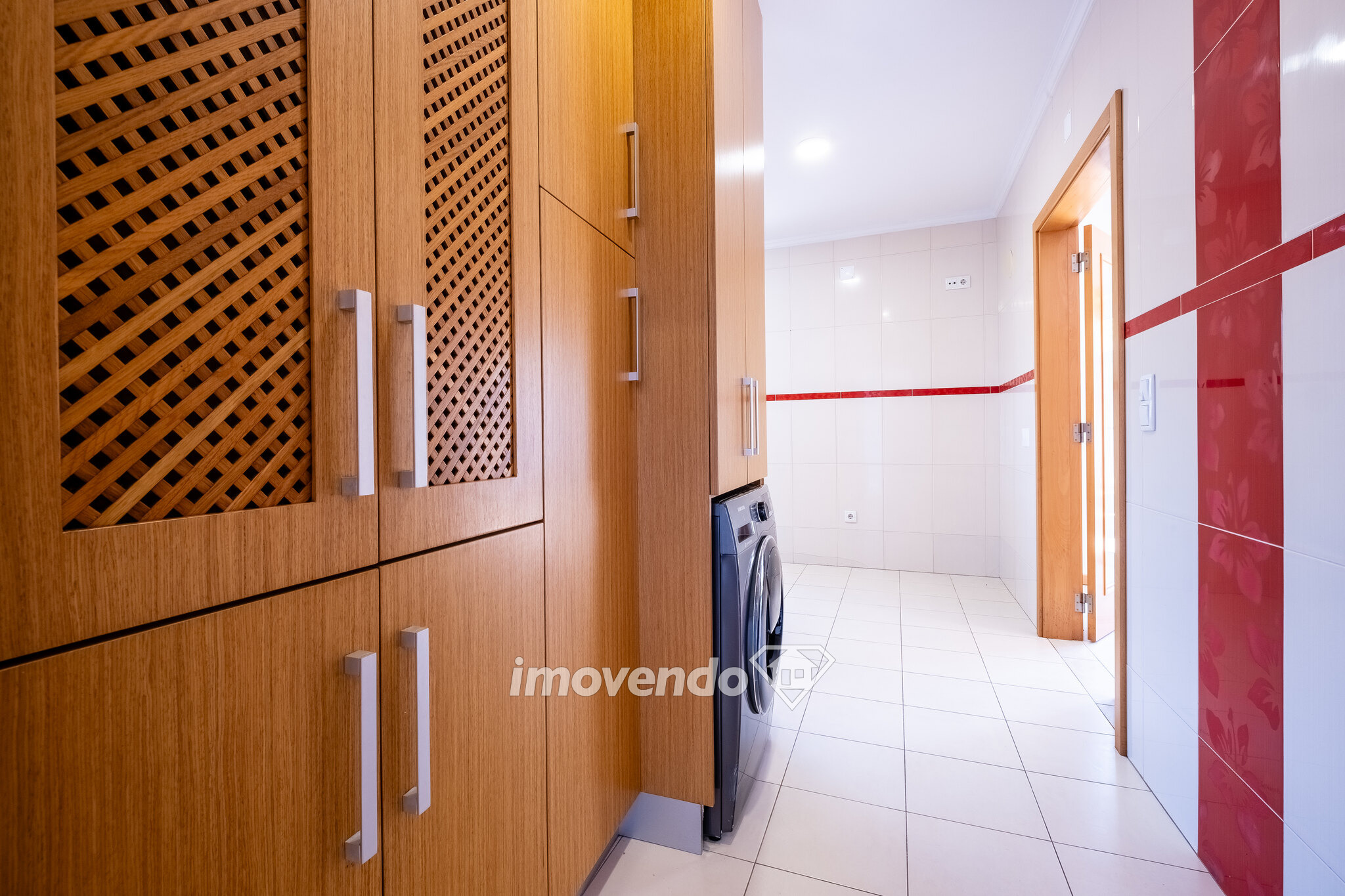 Apartamento T3, com garagem e cozinha equipada, em Coimbra