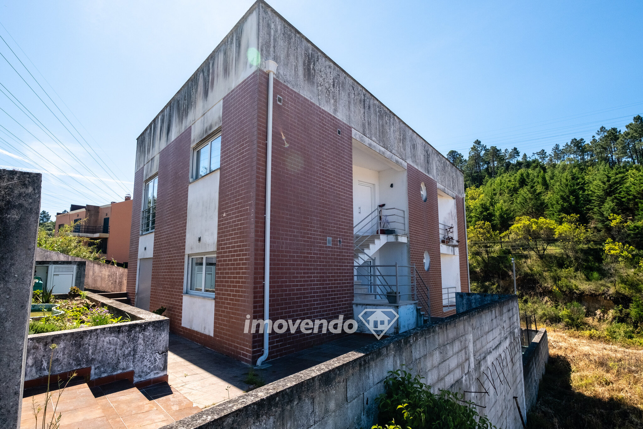 Apartamento T3, com garagem e cozinha equipada, em Coimbra