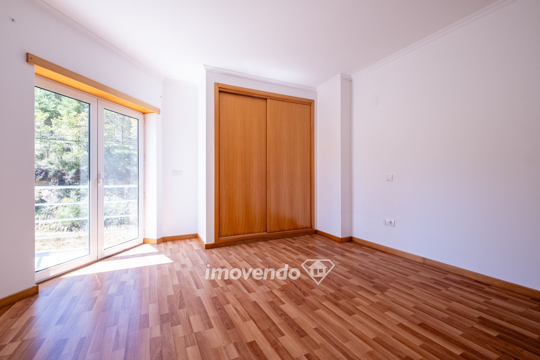 Apartamento T3, com garagem e cozinha equipada, em Coimbra