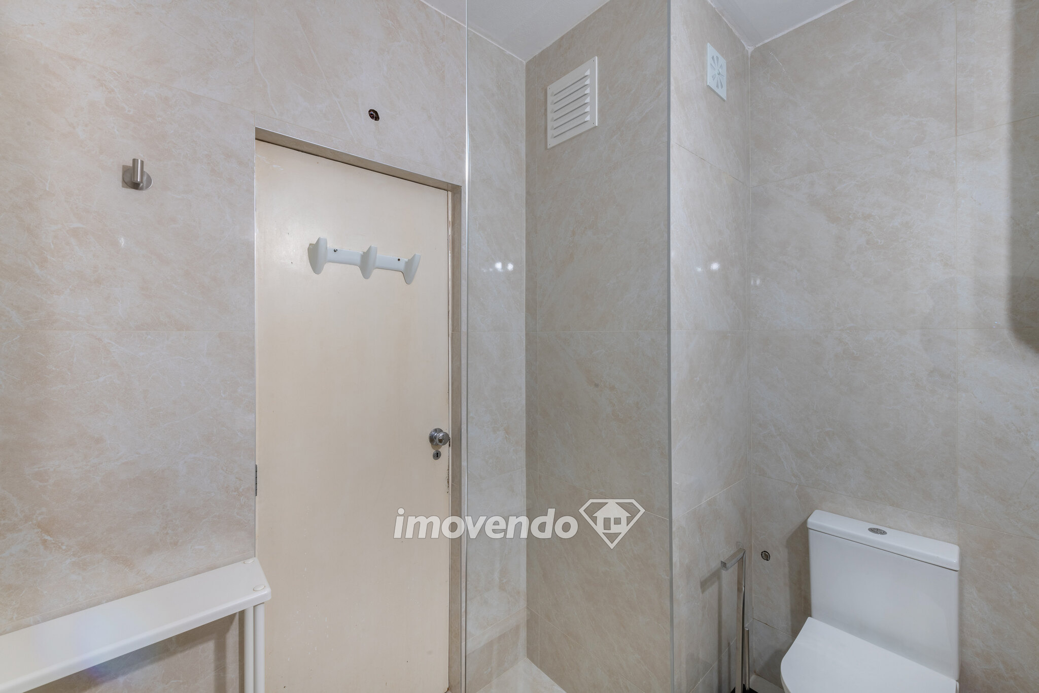 Apartamento T1, inserido num condomínio com piscina, em Albufeira