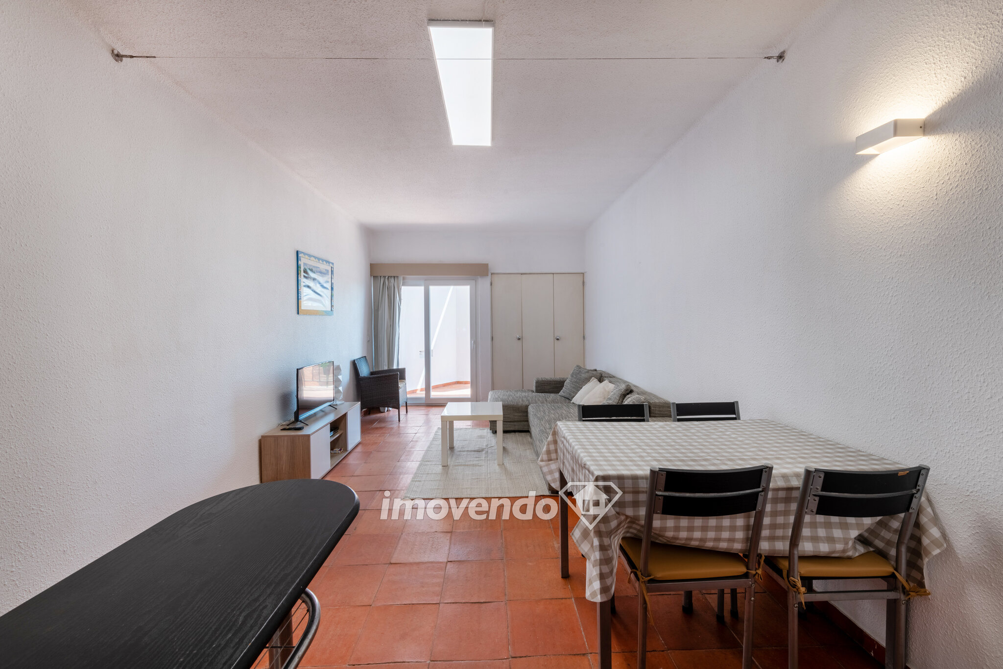 Apartamento T1, inserido num condomínio com piscina, em Albufeira