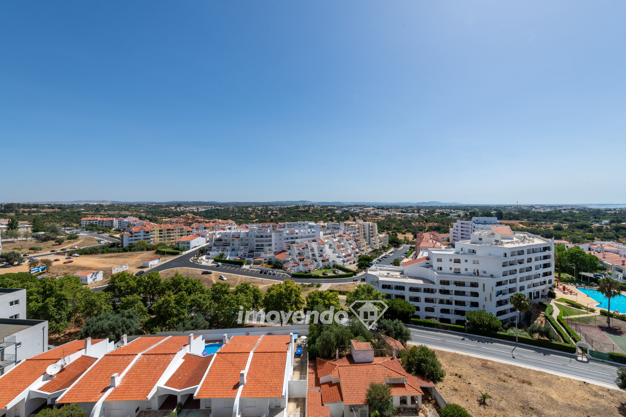 Apartamento T1, inserido num condomínio com piscina, em Albufeira