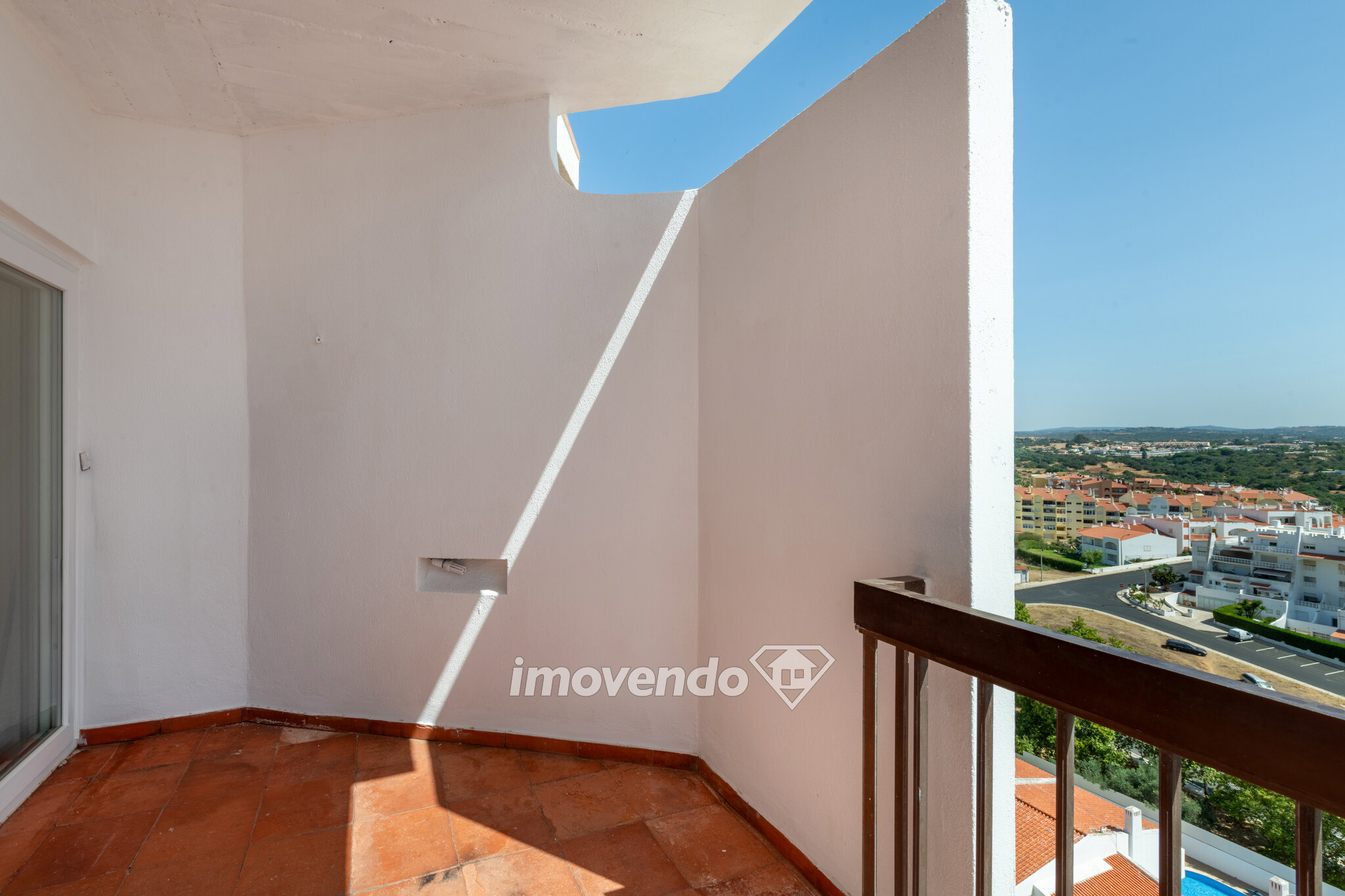 Apartamento T1, inserido num condomínio com piscina, em Albufeira