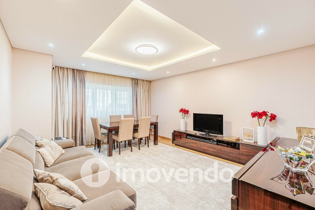 Apartamento T2 em Cascais, Alvide com 74 m<sup>2</sup> por 350.000