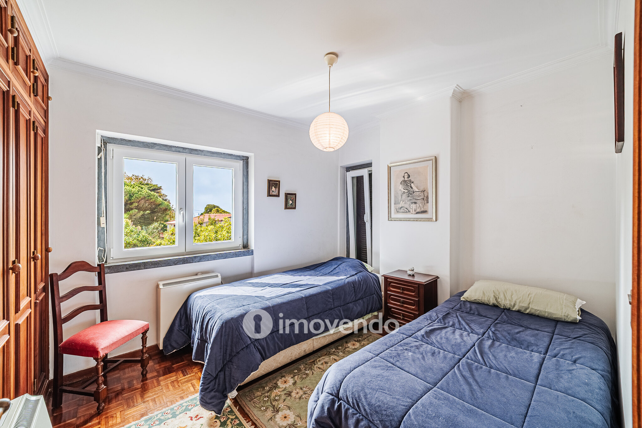 Quinta isolada T3+1 com áreas amplas e terreno de 2022m², em Colares