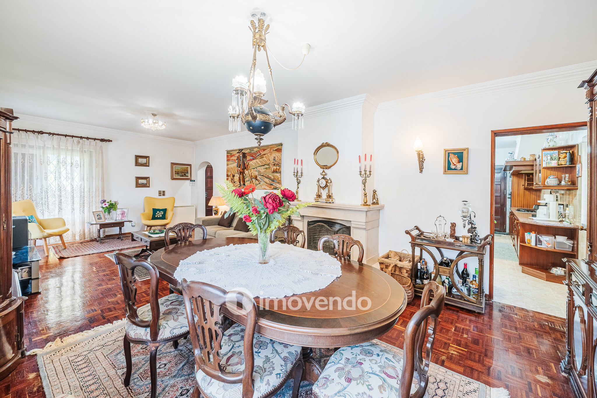 Quinta isolada T3+1 com áreas amplas e terreno de 2022m², em Colares