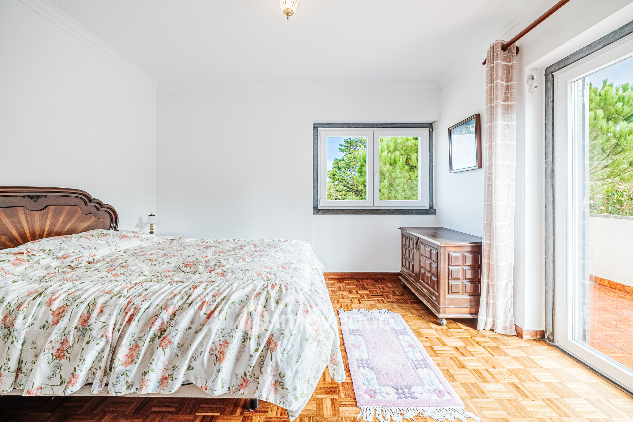 Quinta isolada T3+1 com áreas amplas e terreno de 2022m², em Colares