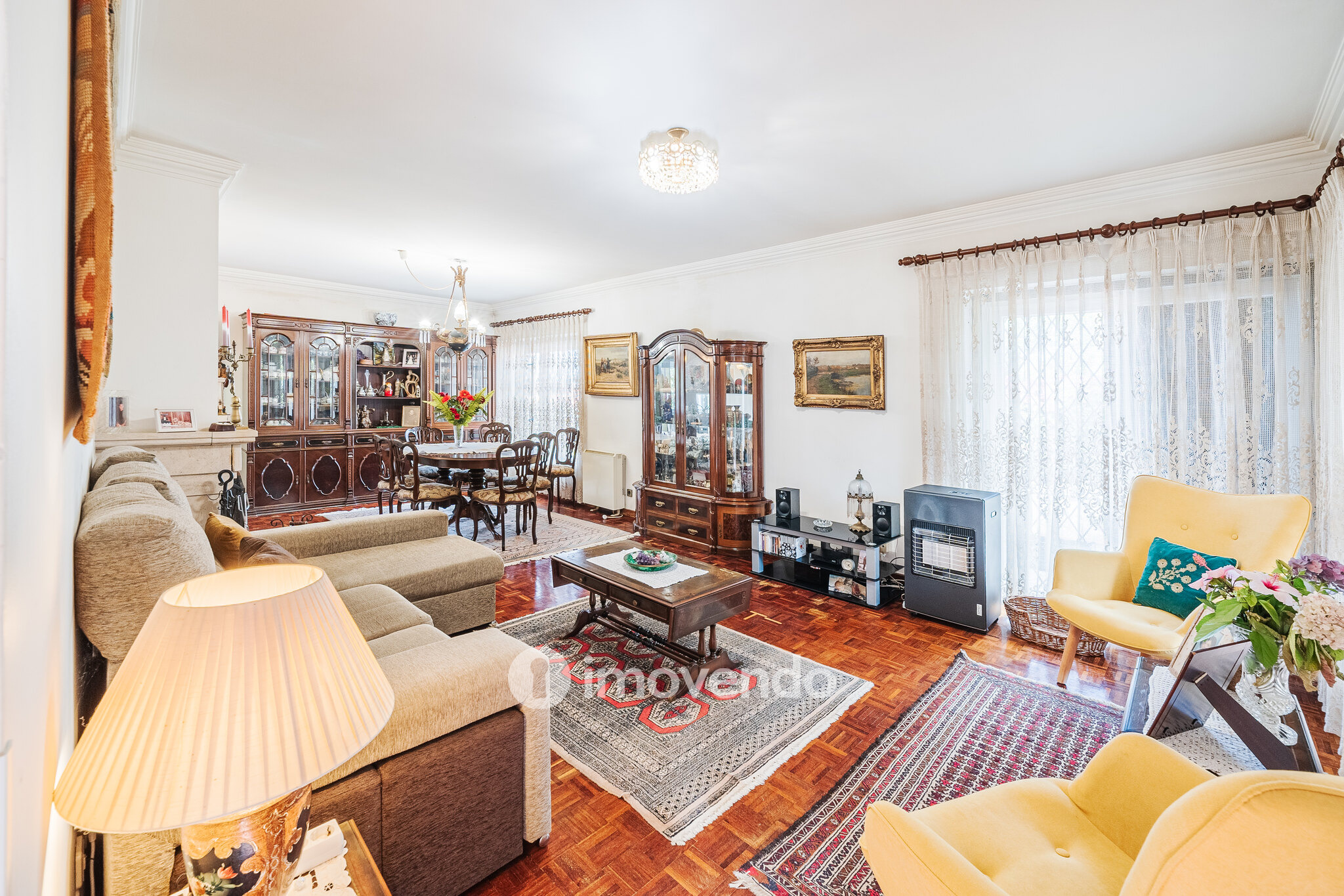 Quinta isolada T3+1 com áreas amplas e terreno de 2022m², em Colares