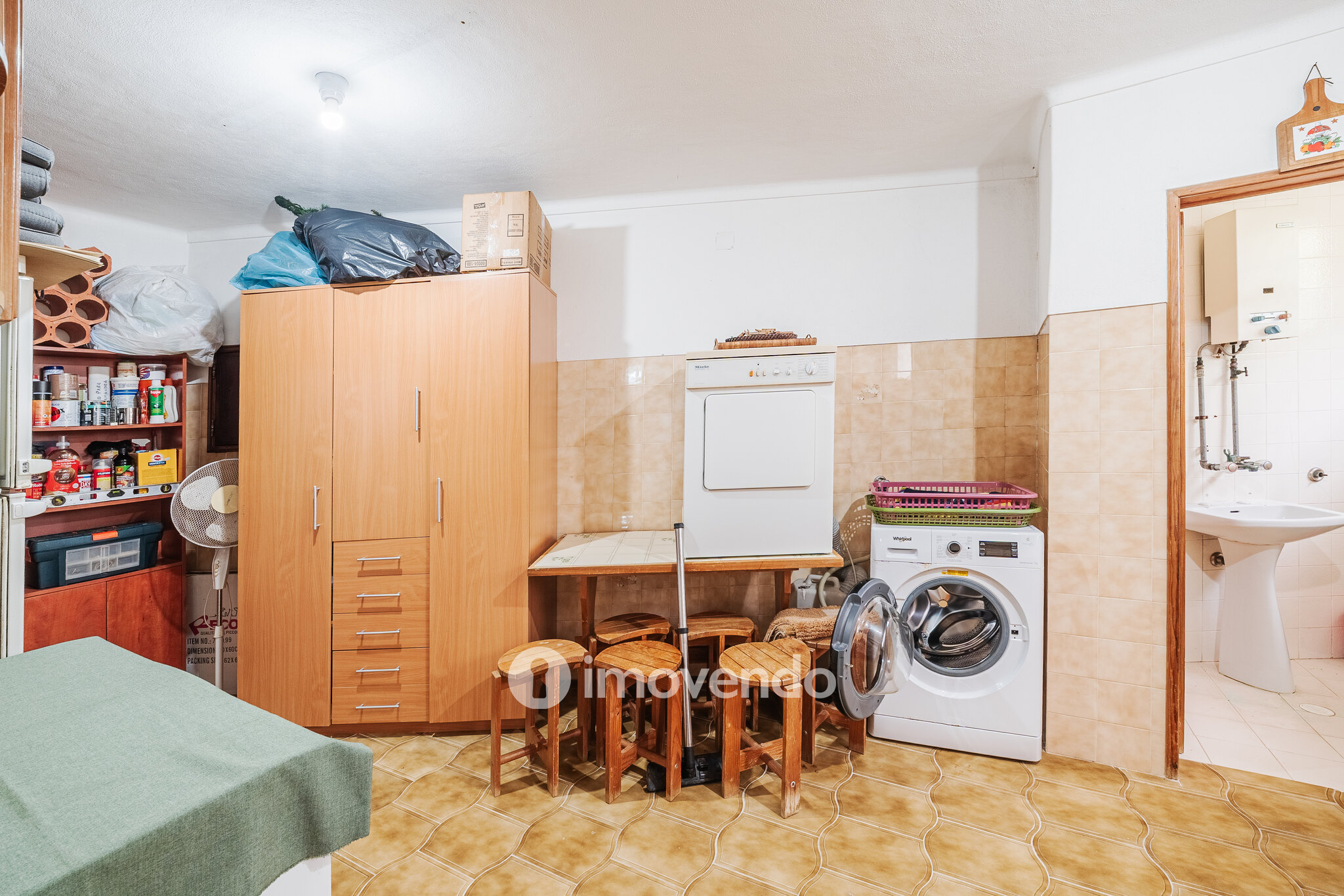 Quinta isolada T3+1 com áreas amplas e terreno de 2022m², em Colares