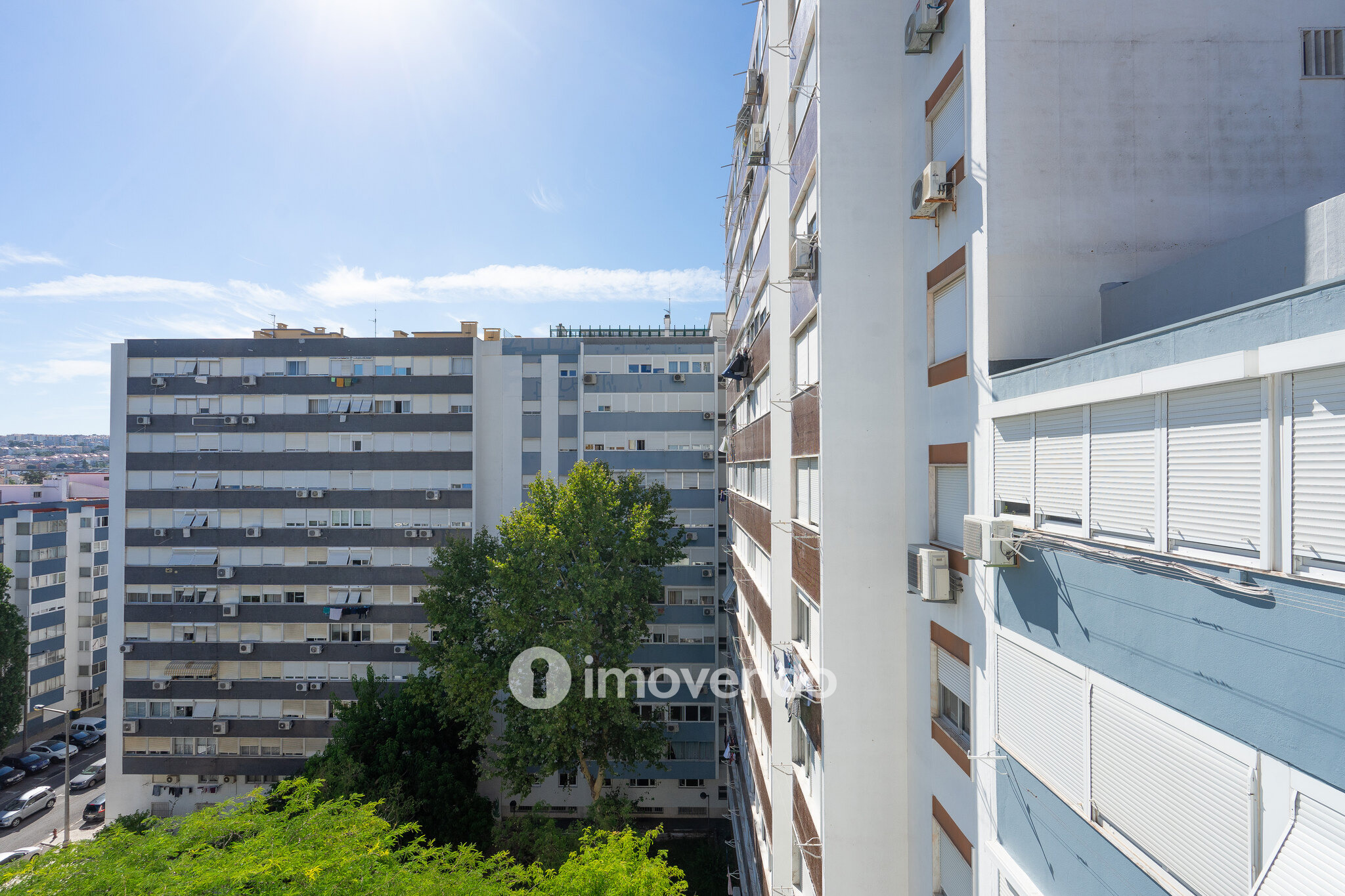 Apartamento T2, totalmente renovado e com áreas amplas, em Benfica