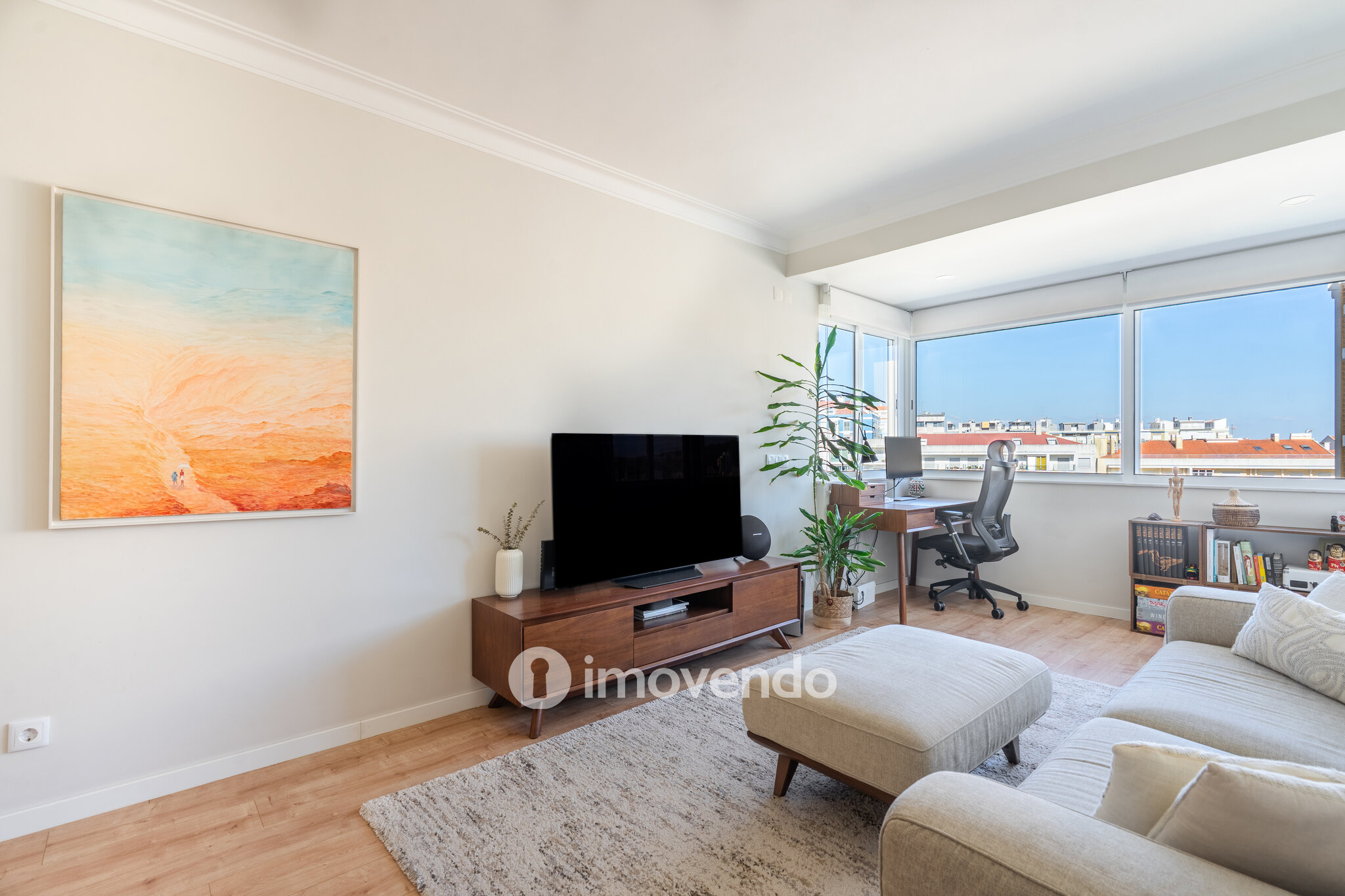 Apartamento T2, totalmente renovado e com áreas amplas, em Benfica