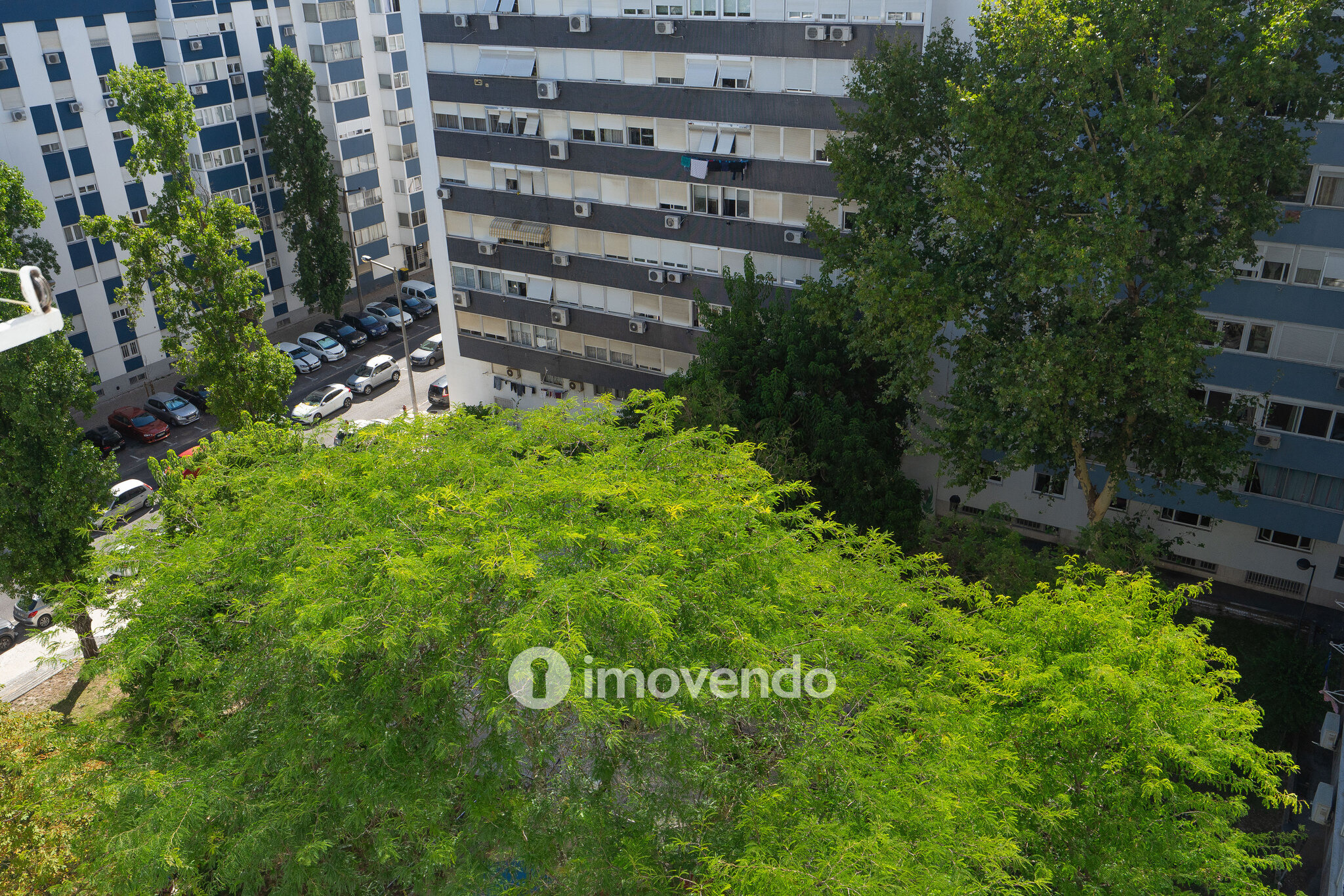 Apartamento T2, totalmente renovado e com áreas amplas, em Benfica
