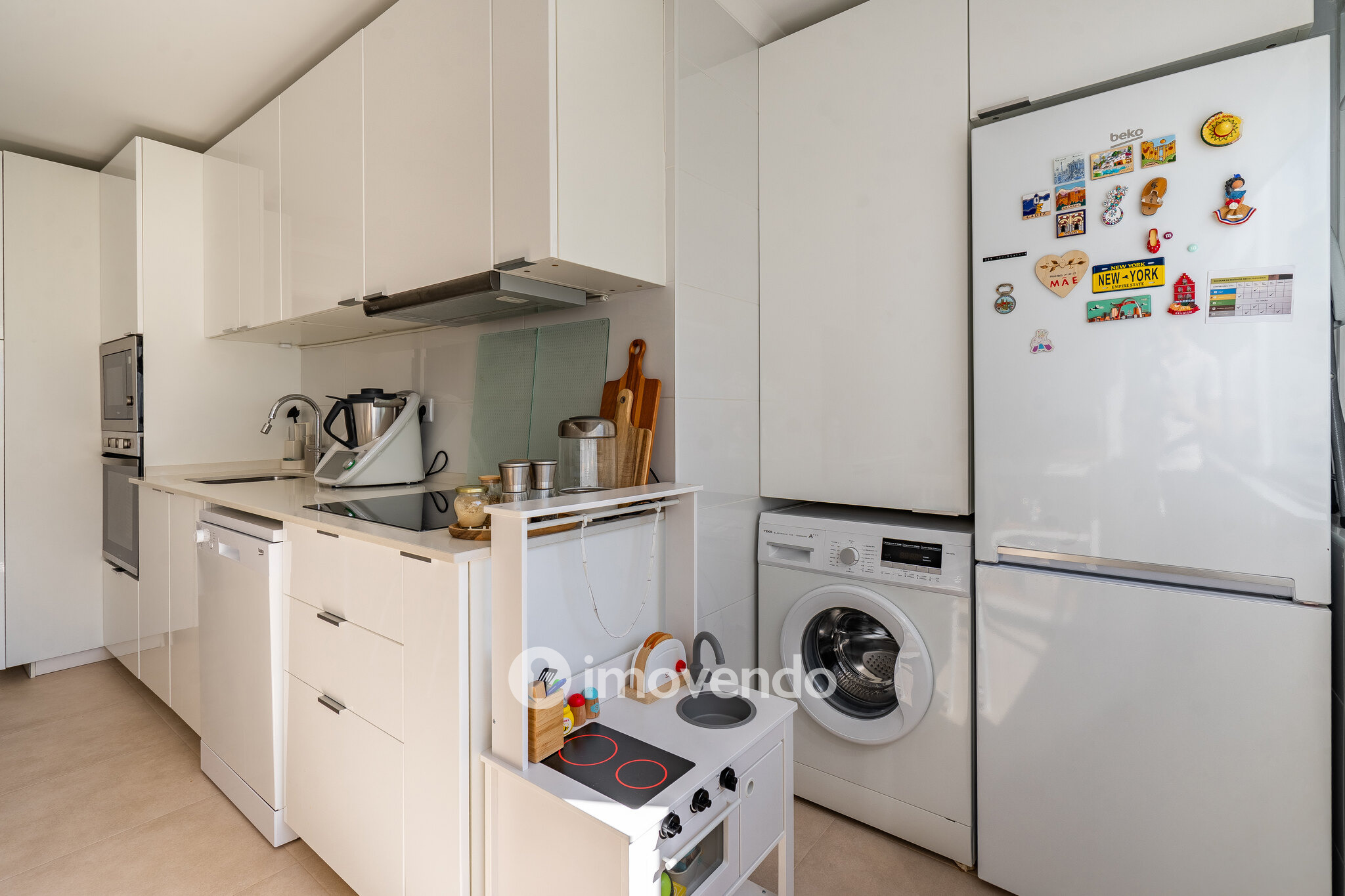 Apartamento T2, totalmente renovado e com áreas amplas, em Benfica