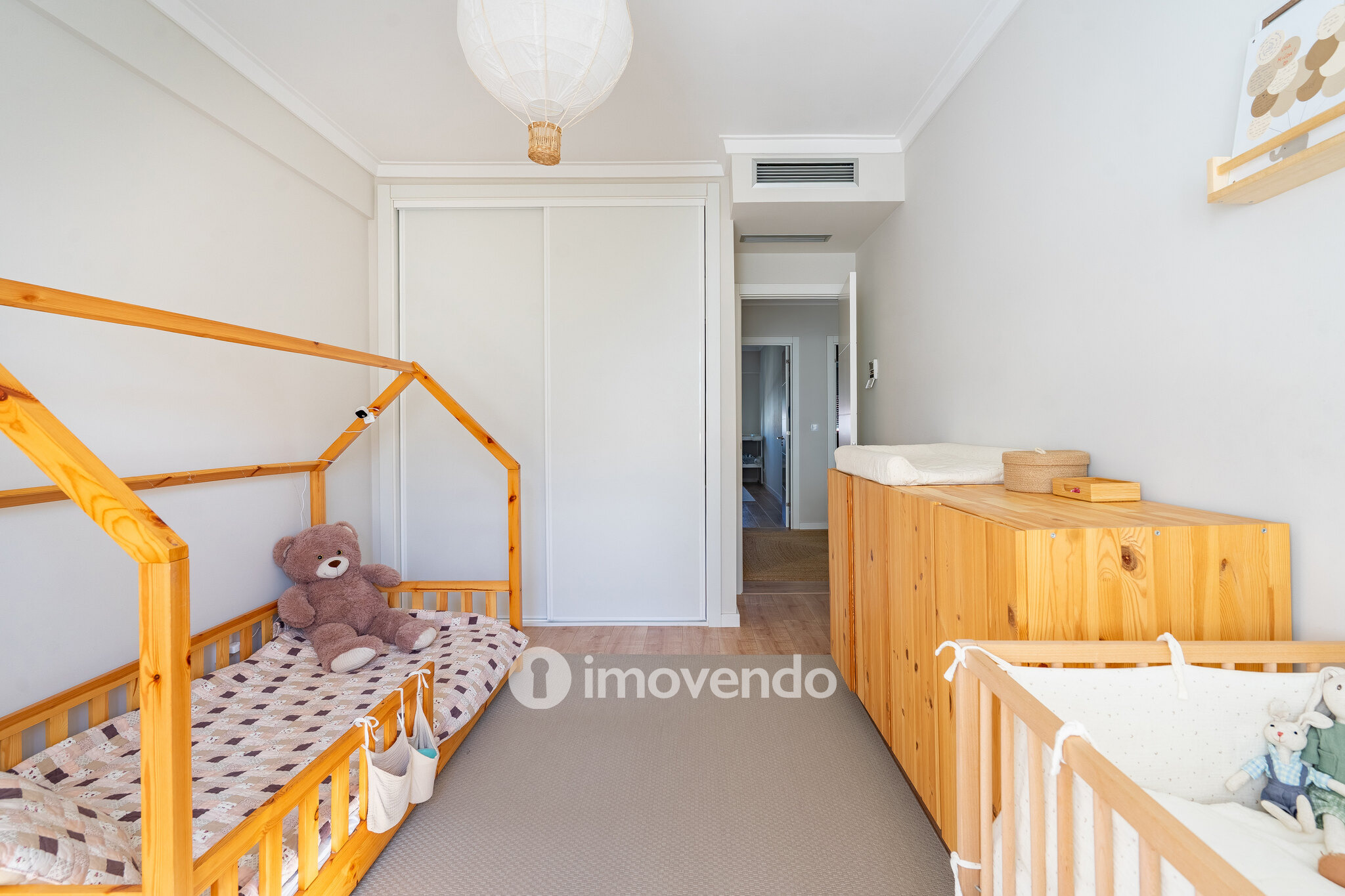 Apartamento T2, totalmente renovado e com áreas amplas, em Benfica