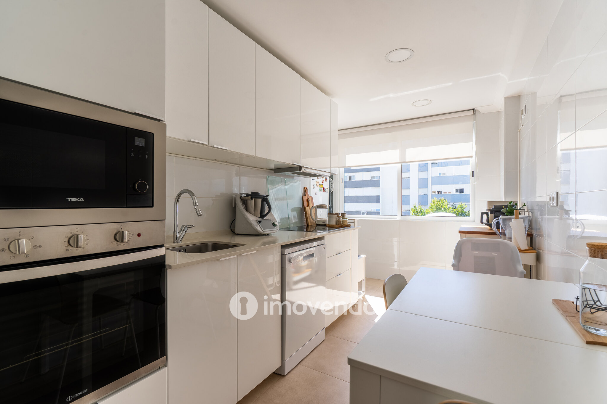 Apartamento T2, totalmente renovado e com áreas amplas, em Benfica