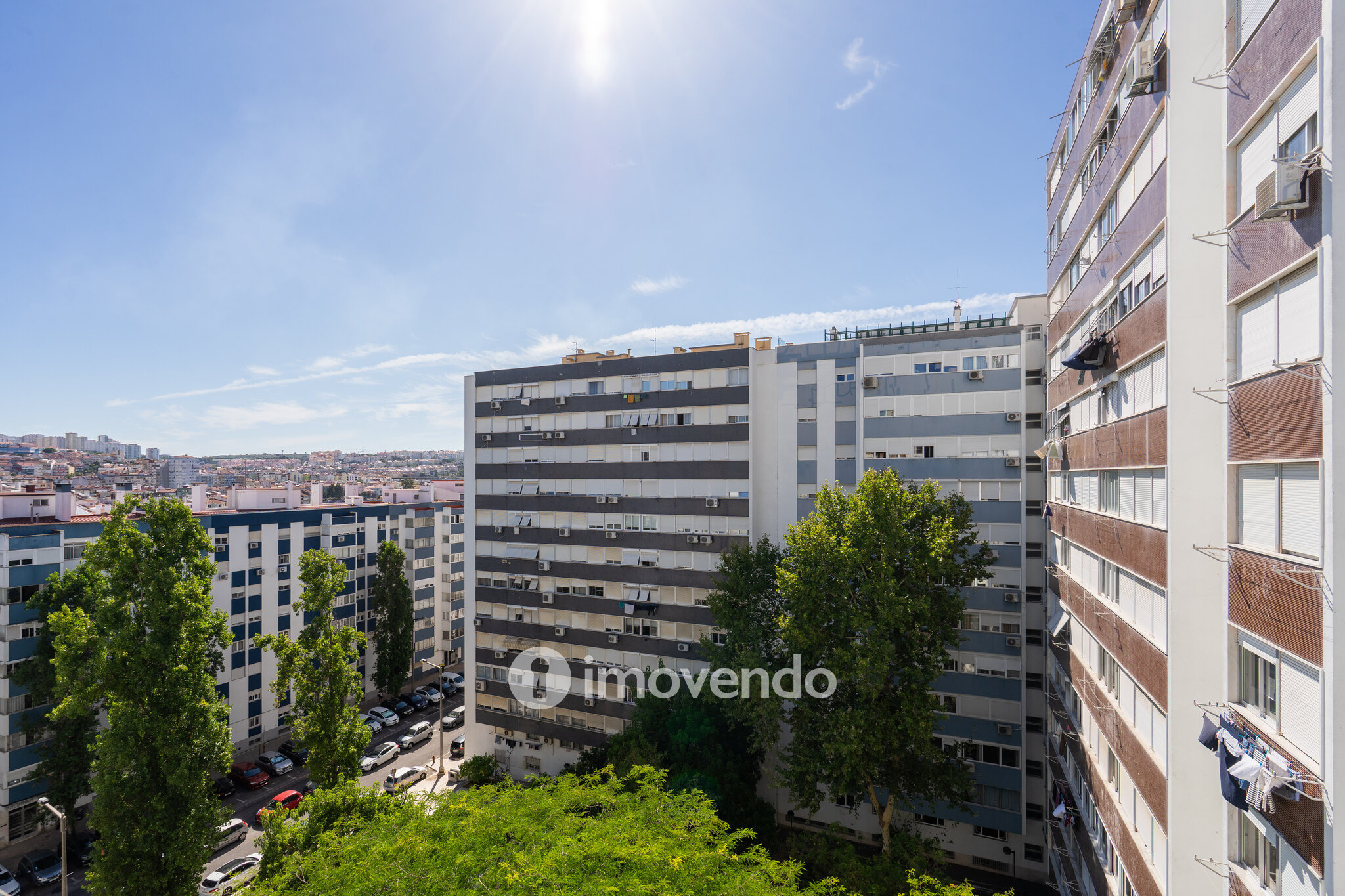 Apartamento T2, totalmente renovado e com áreas amplas, em Benfica