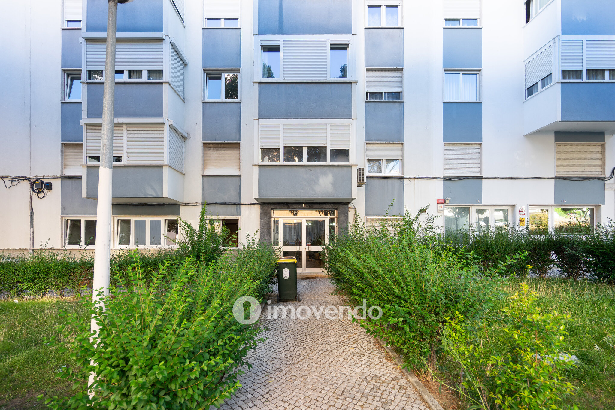 Apartamento T2, totalmente renovado e com áreas amplas, em Benfica