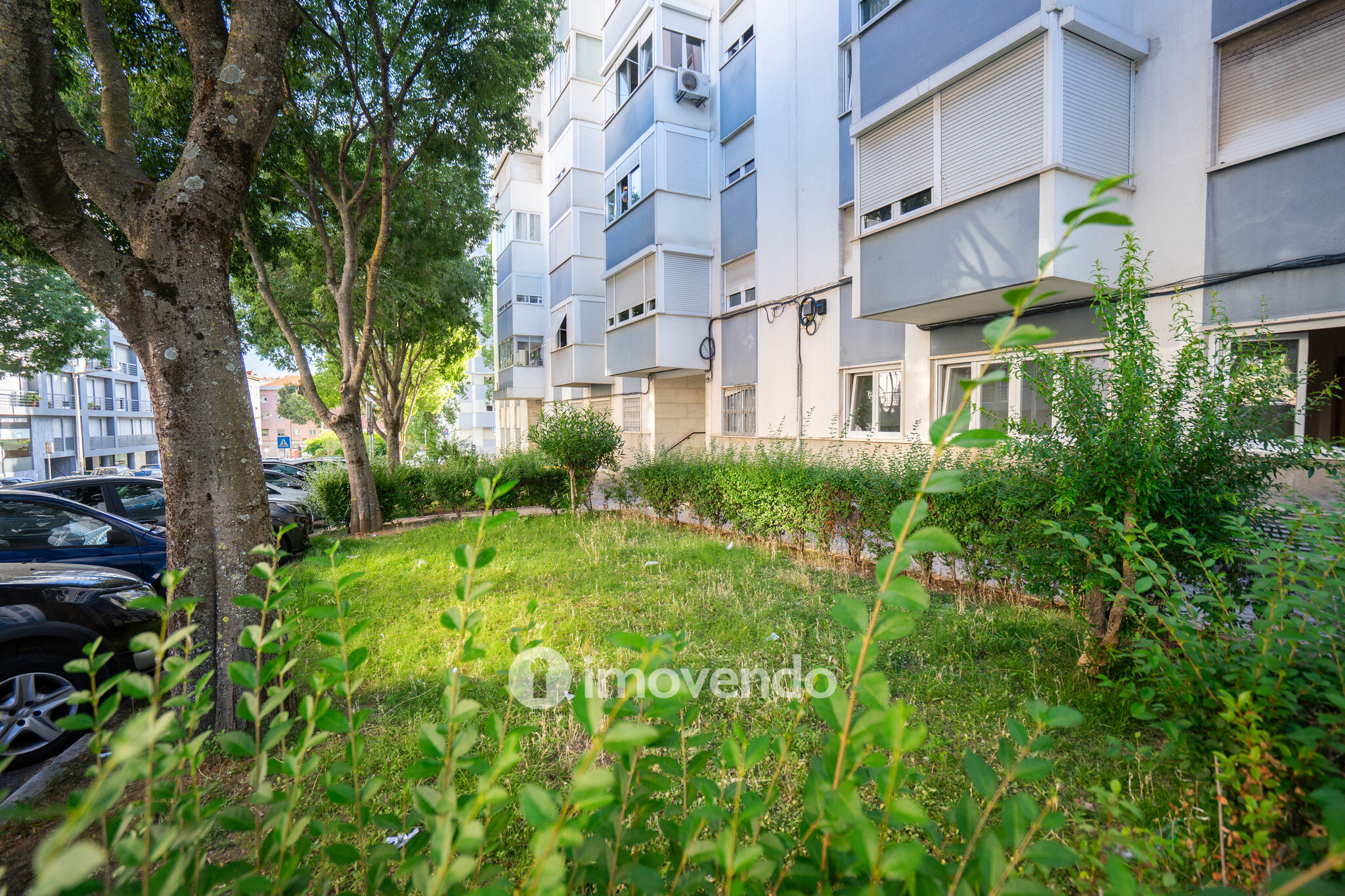 Apartamento T2, totalmente renovado e com áreas amplas, em Benfica