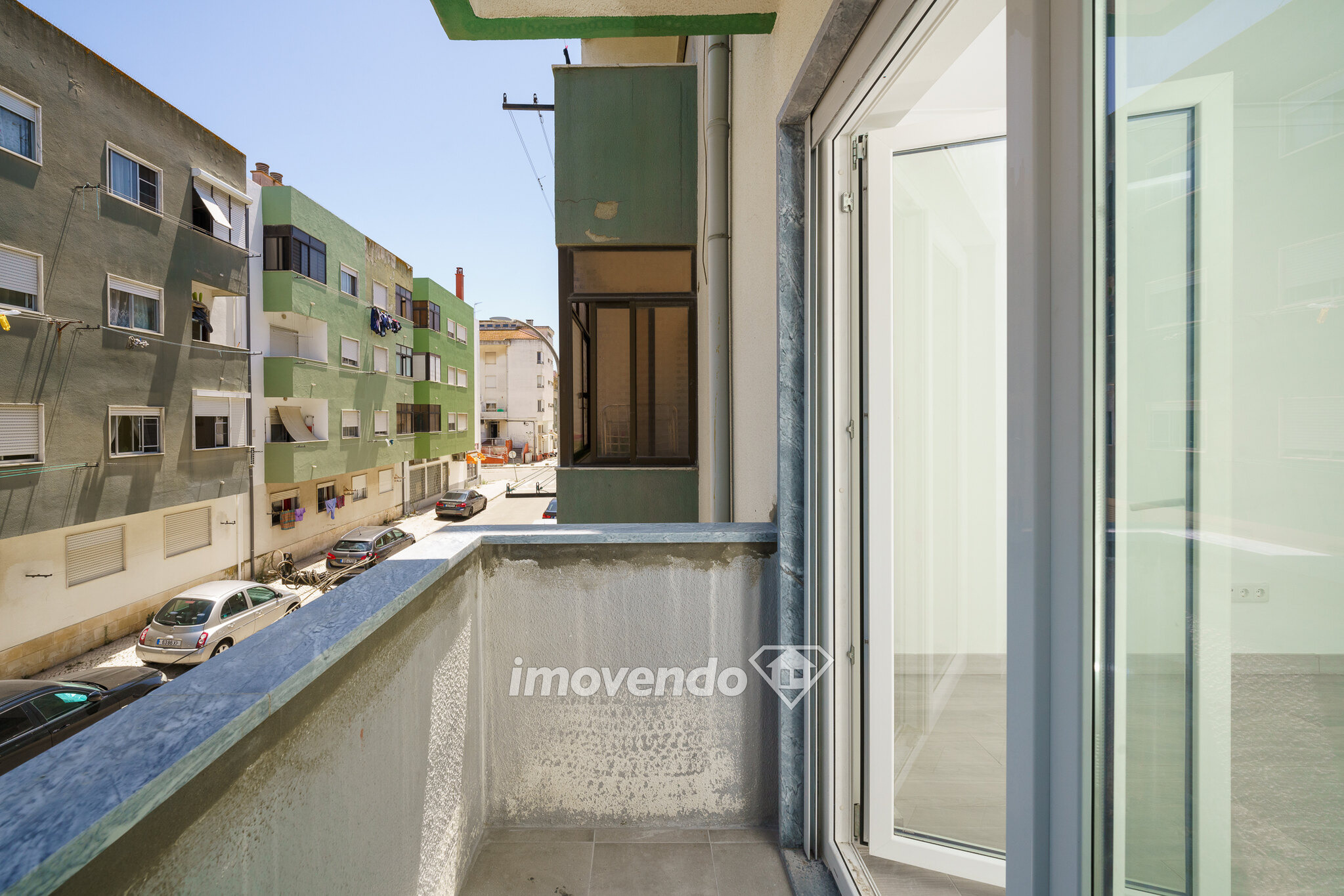 Apartamento T2 remodelado, com cozinha equipada, na Baixa da Banheira
