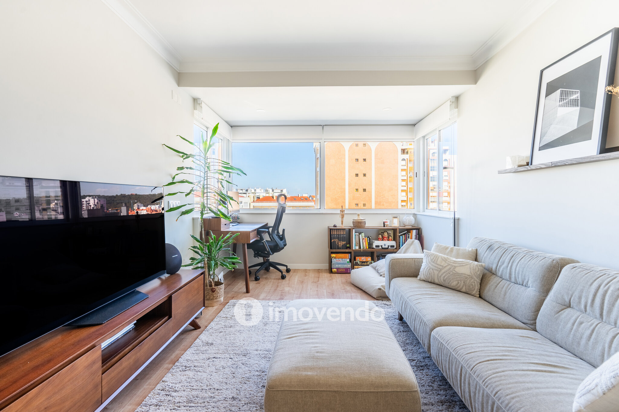 Apartamento T2, totalmente renovado e com áreas amplas, em Benfica