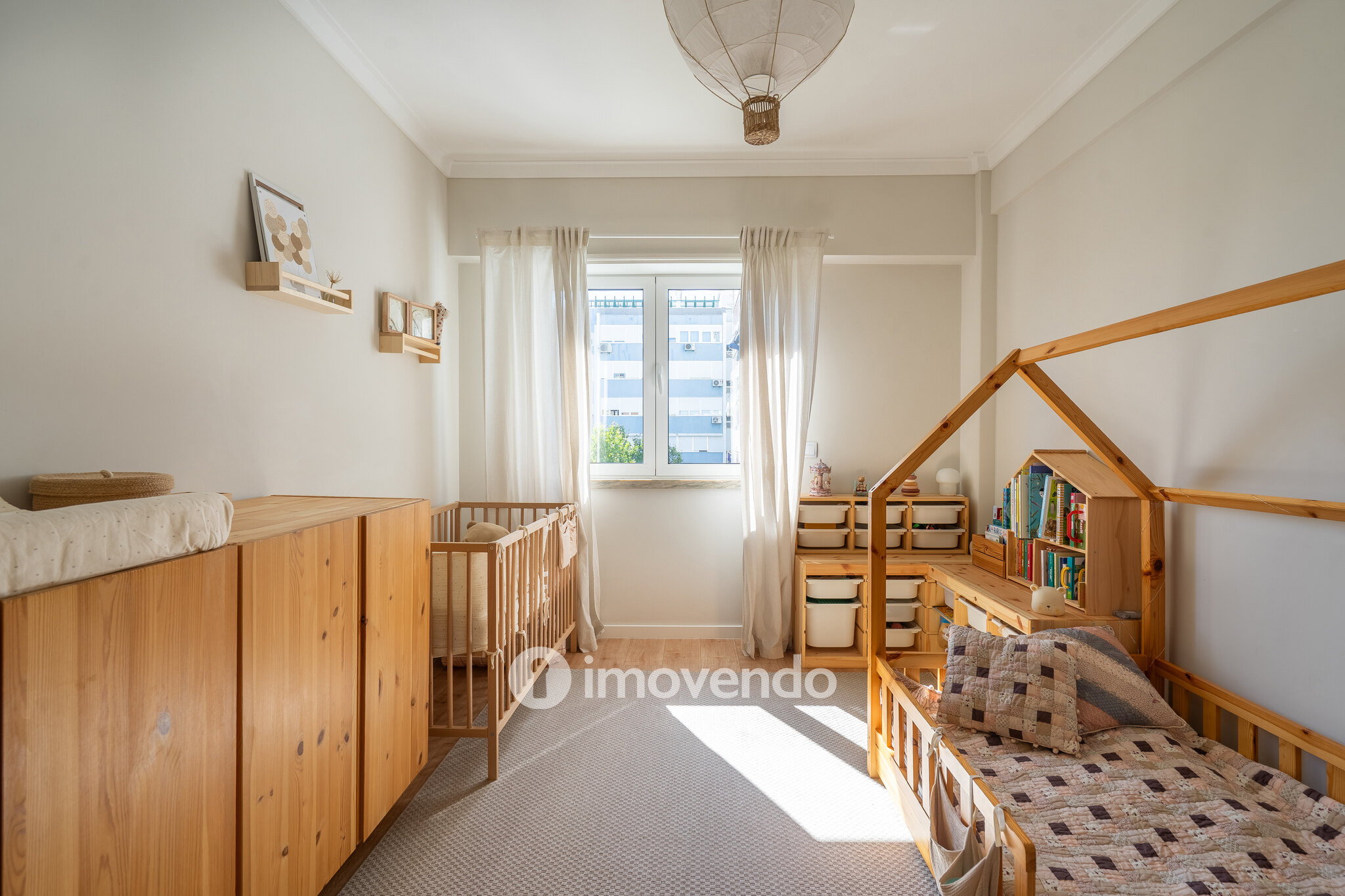 Apartamento T2, totalmente renovado e com áreas amplas, em Benfica
