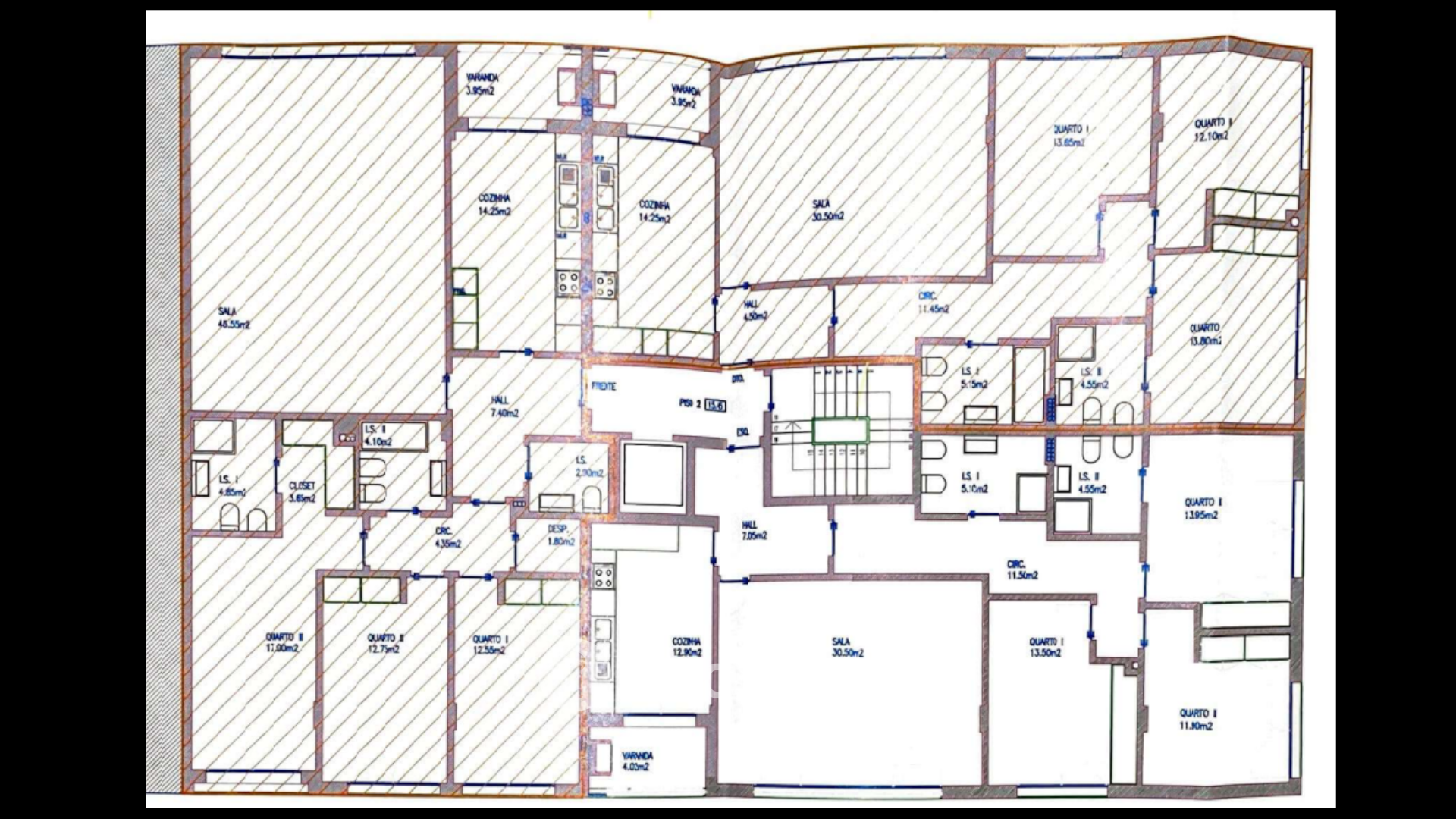 Apartamento T3, com áreas amplas e arrecadação, no centro do Barreiro