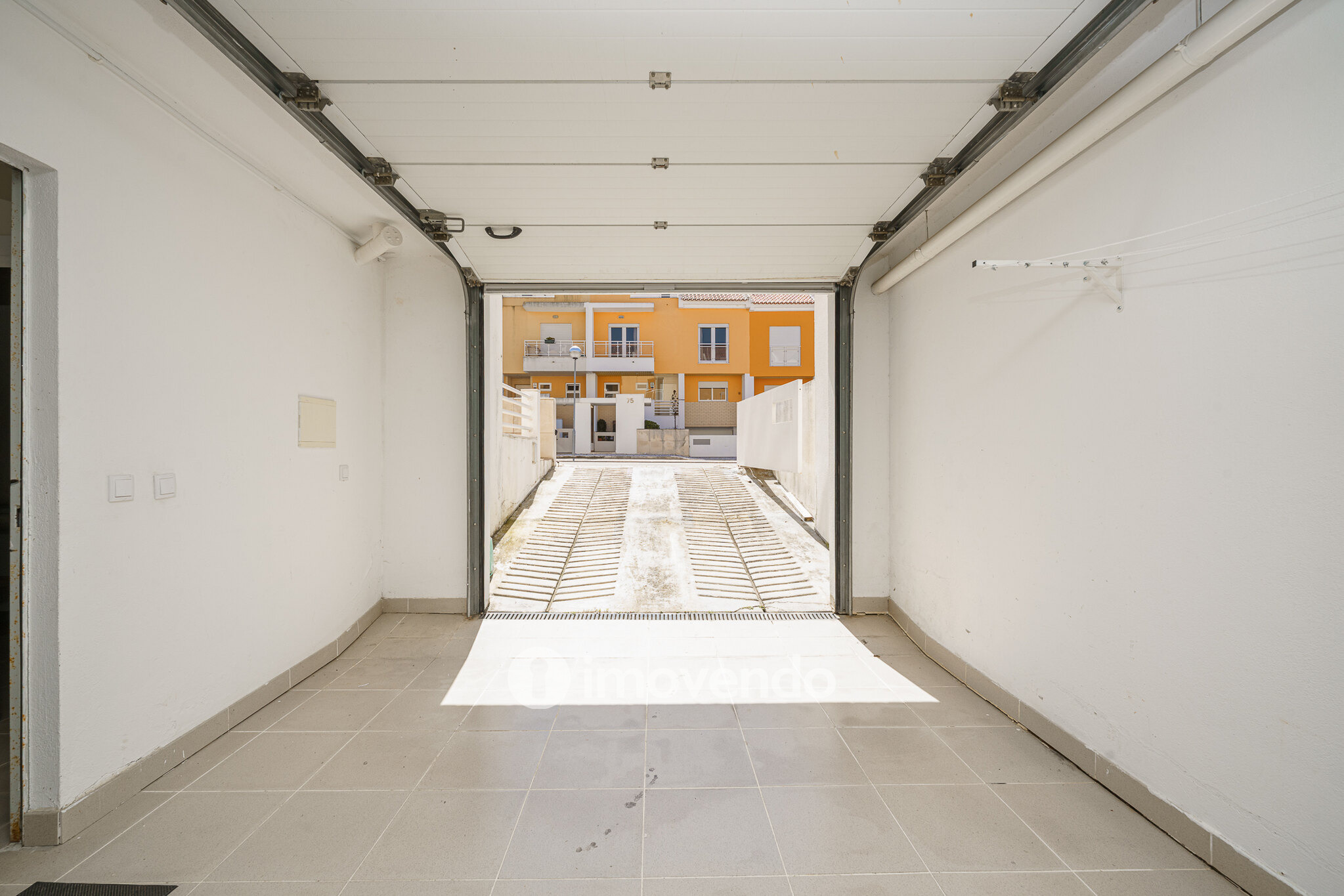 Moradia T3+1, com garagem e áreas amplas, em Alcochete