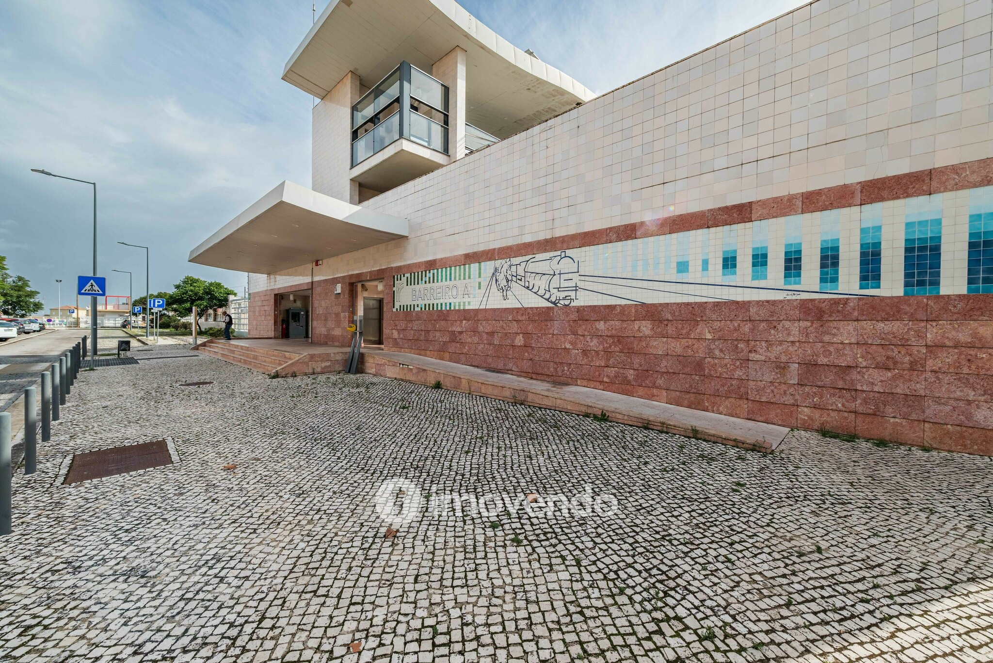 Apartamento T3, com áreas amplas e arrecadação, no centro do Barreiro