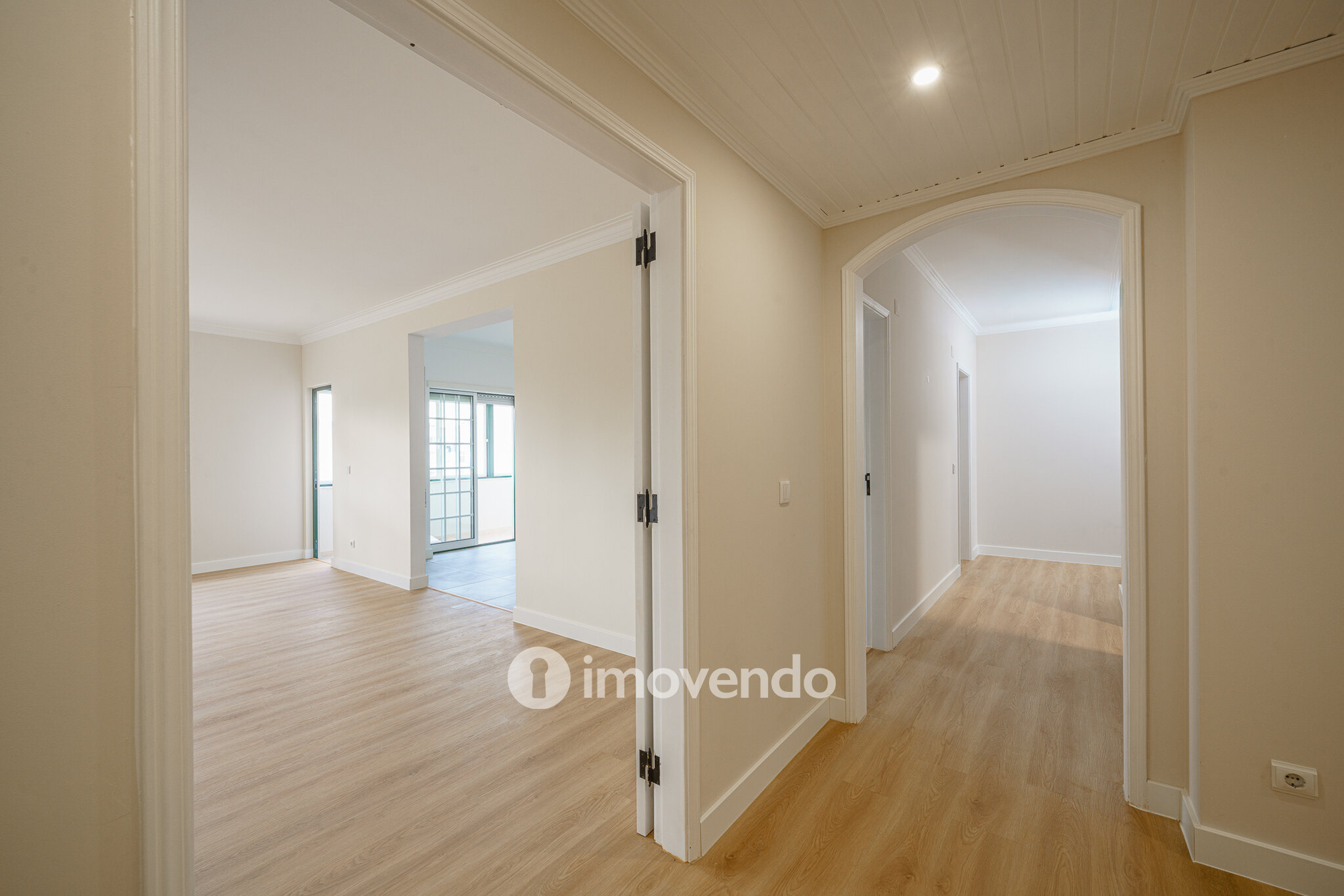 Apartamento T3 totalmente renovado, no centro de Alcochete