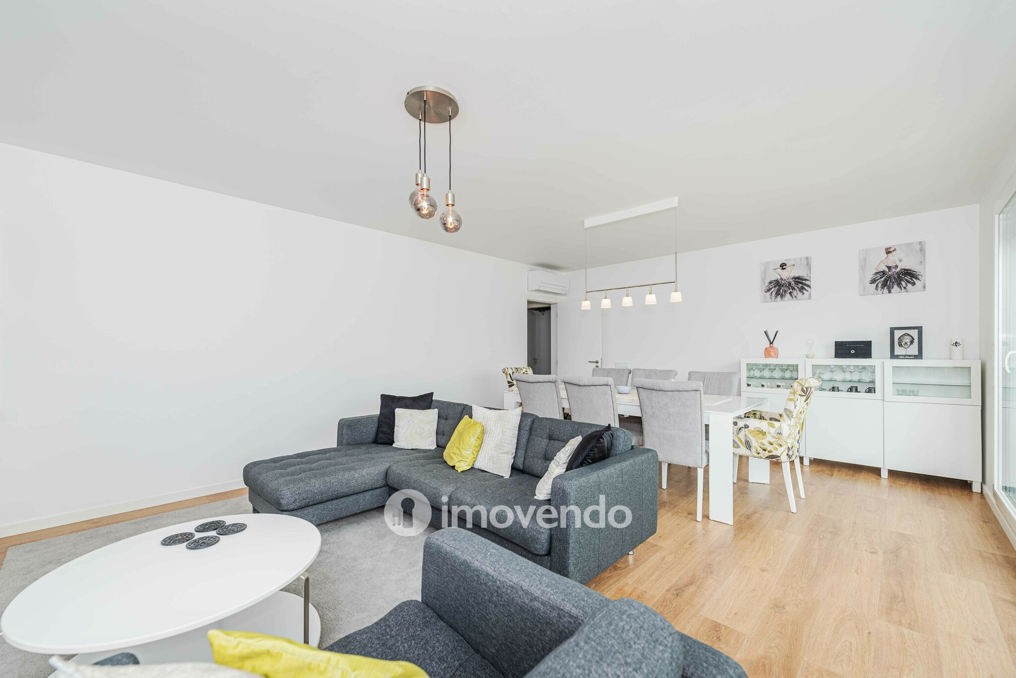 Apartamento T3, com áreas amplas e arrecadação, no centro do Barreiro