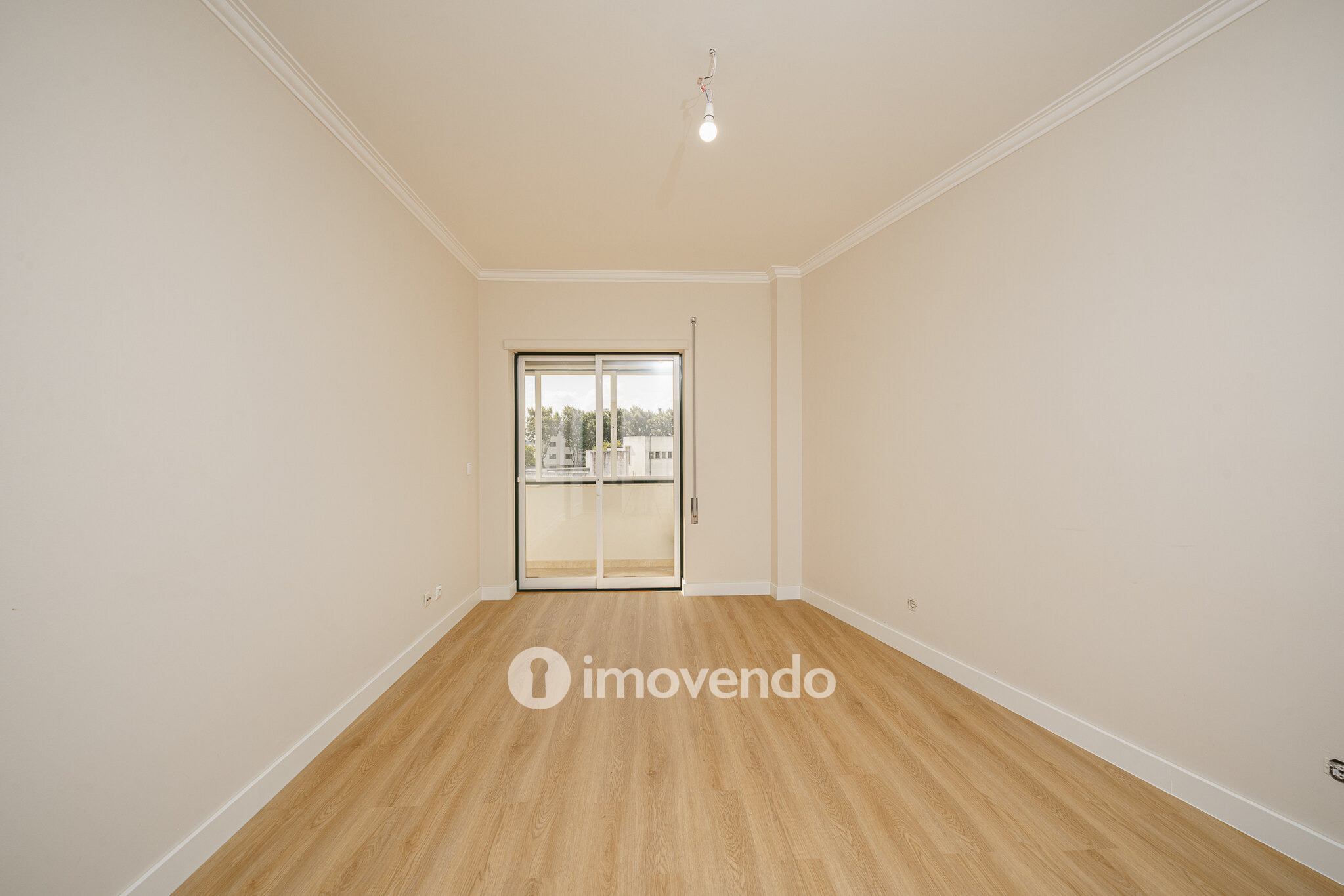 Apartamento T3 totalmente renovado, no centro de Alcochete