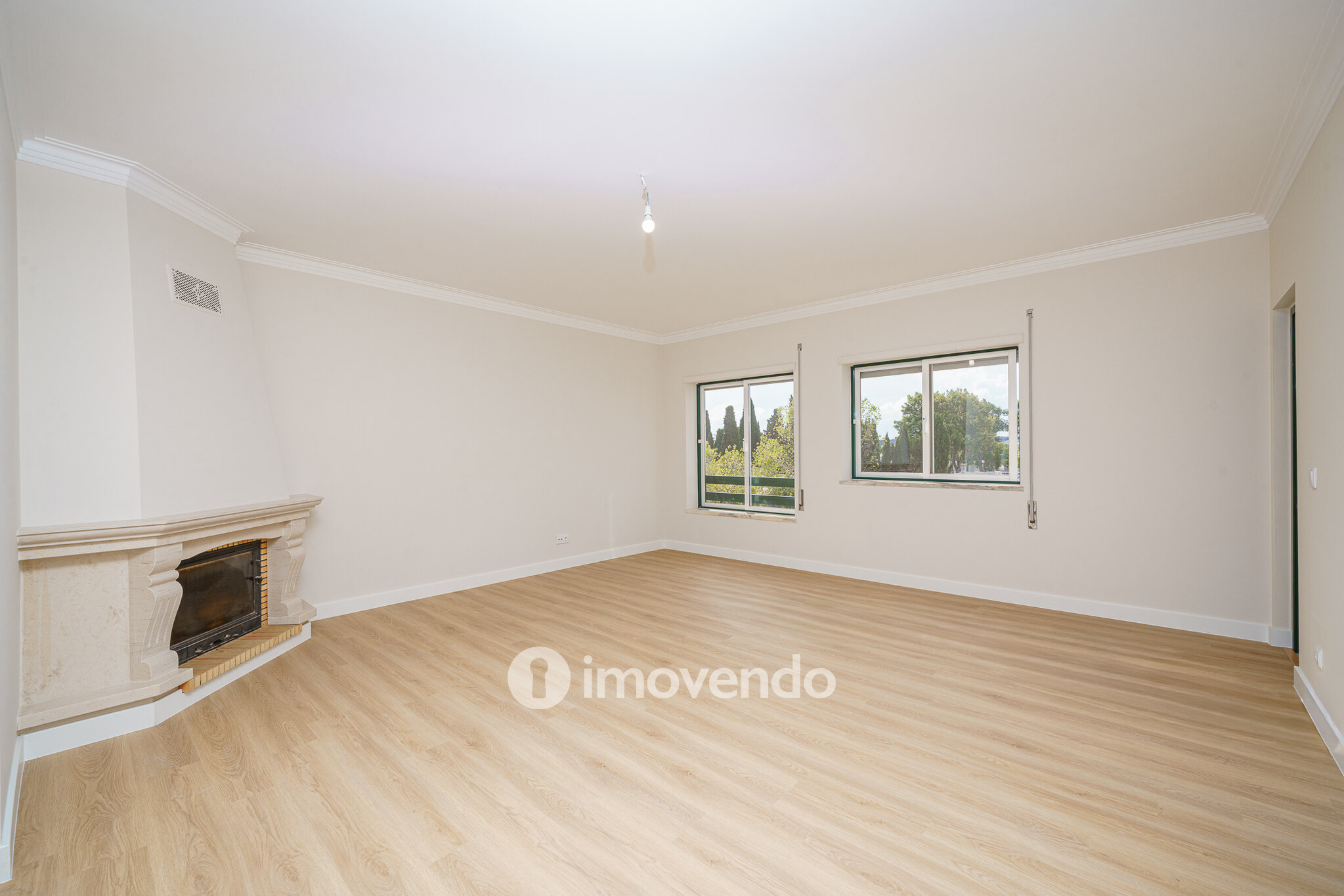 Apartamento T3 totalmente renovado, no centro de Alcochete