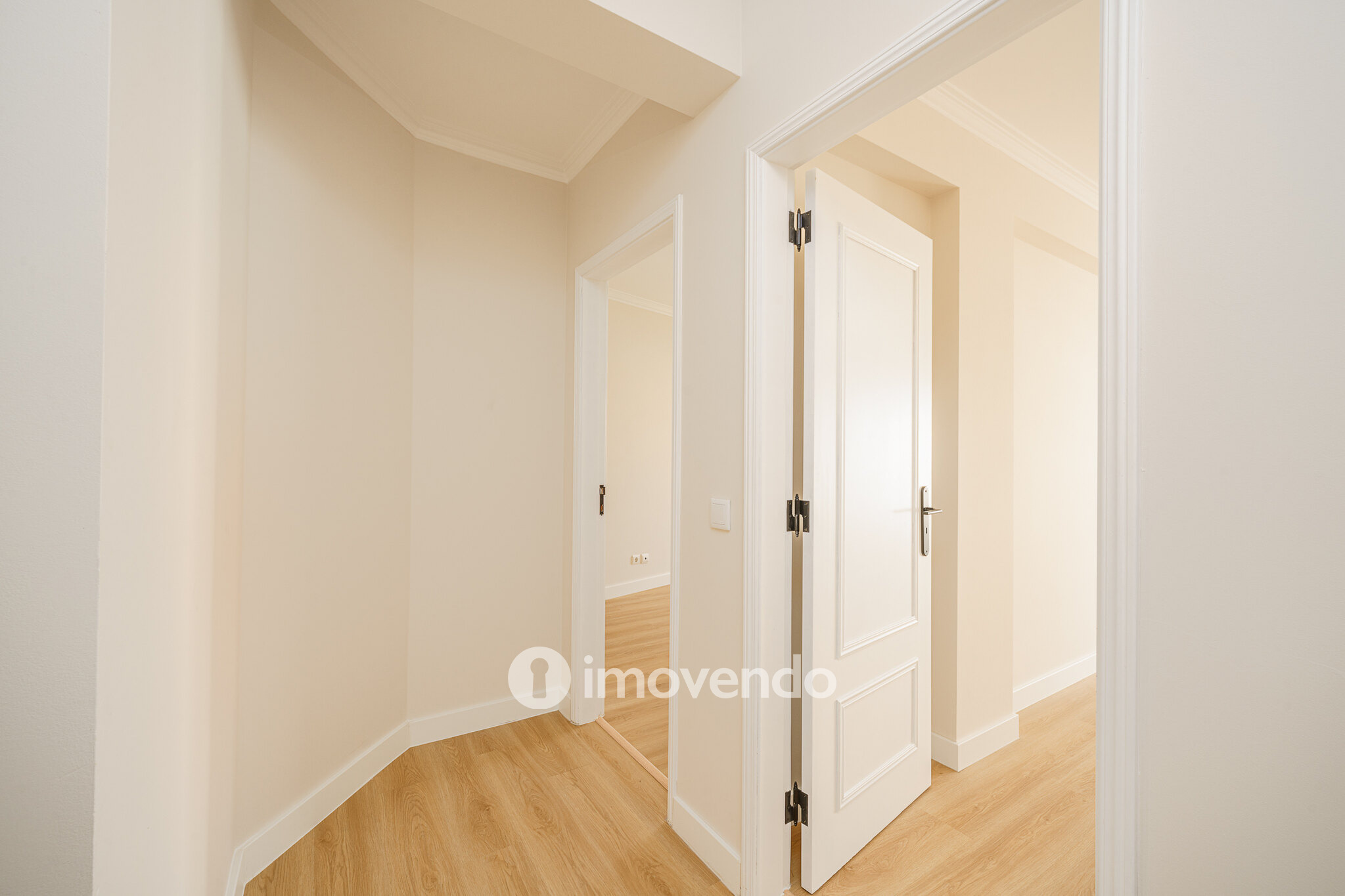 Apartamento T3 totalmente renovado, no centro de Alcochete