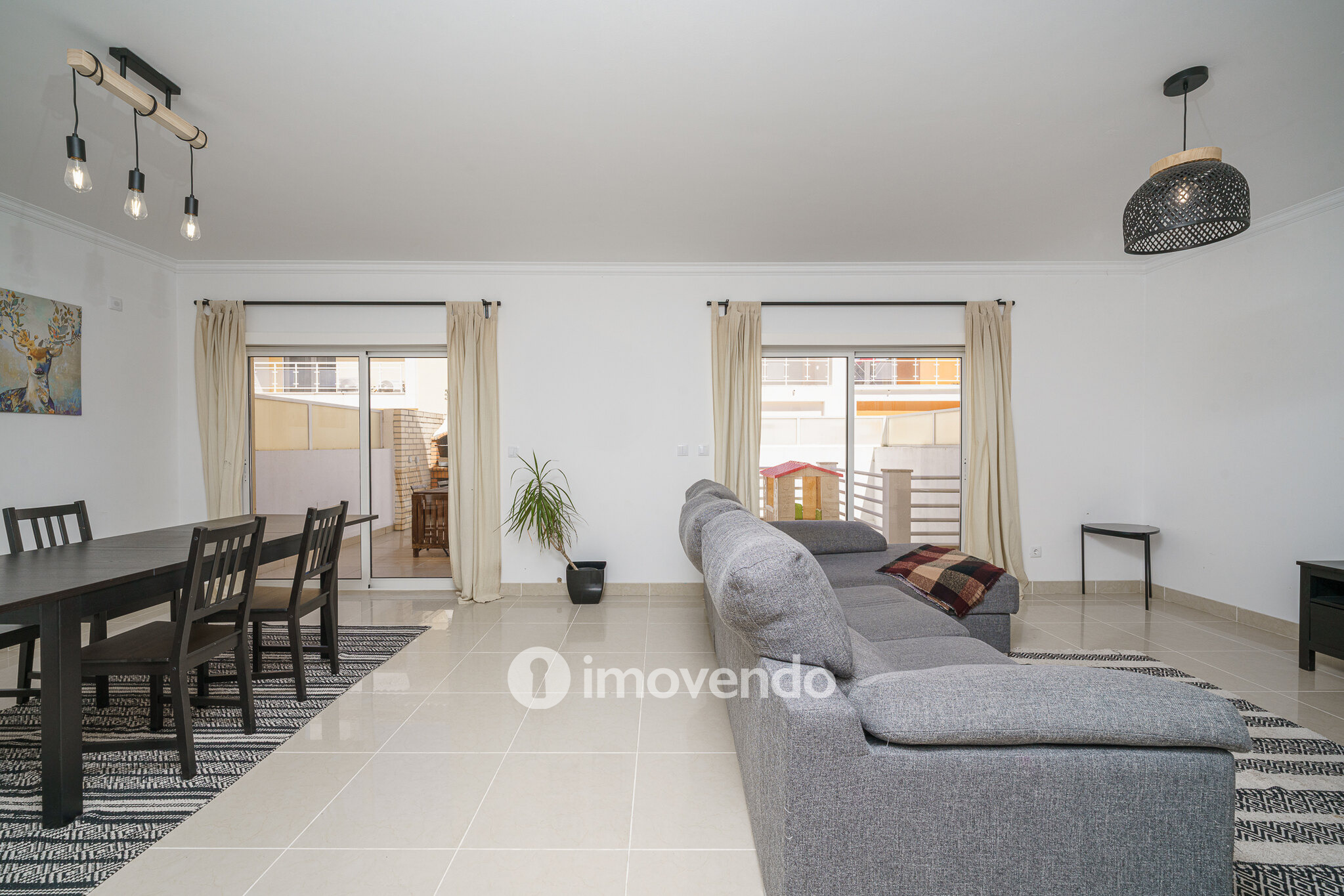 Moradia T3+1, com garagem e áreas amplas, em Alcochete