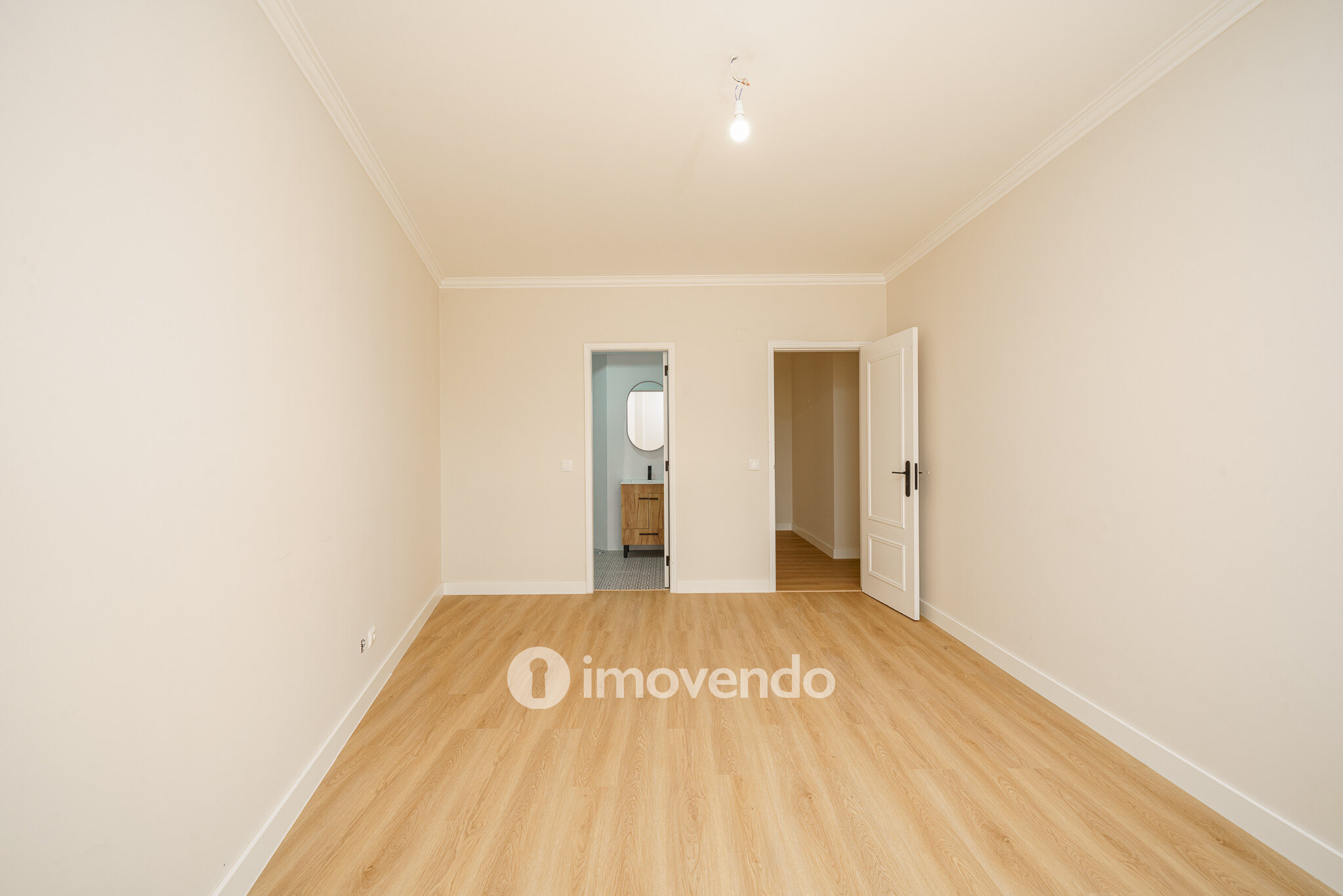 Apartamento T3 totalmente renovado, no centro de Alcochete