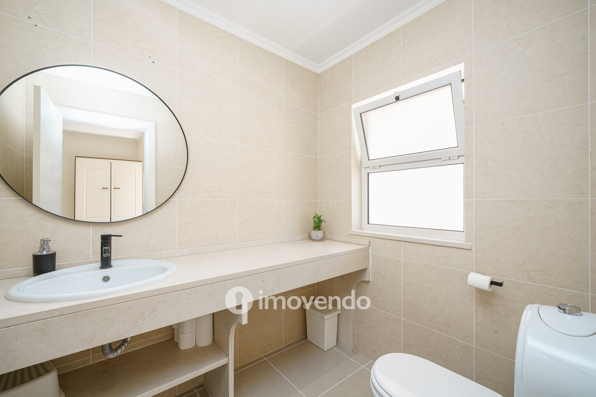Moradia T3+1, com garagem e áreas amplas, em Alcochete